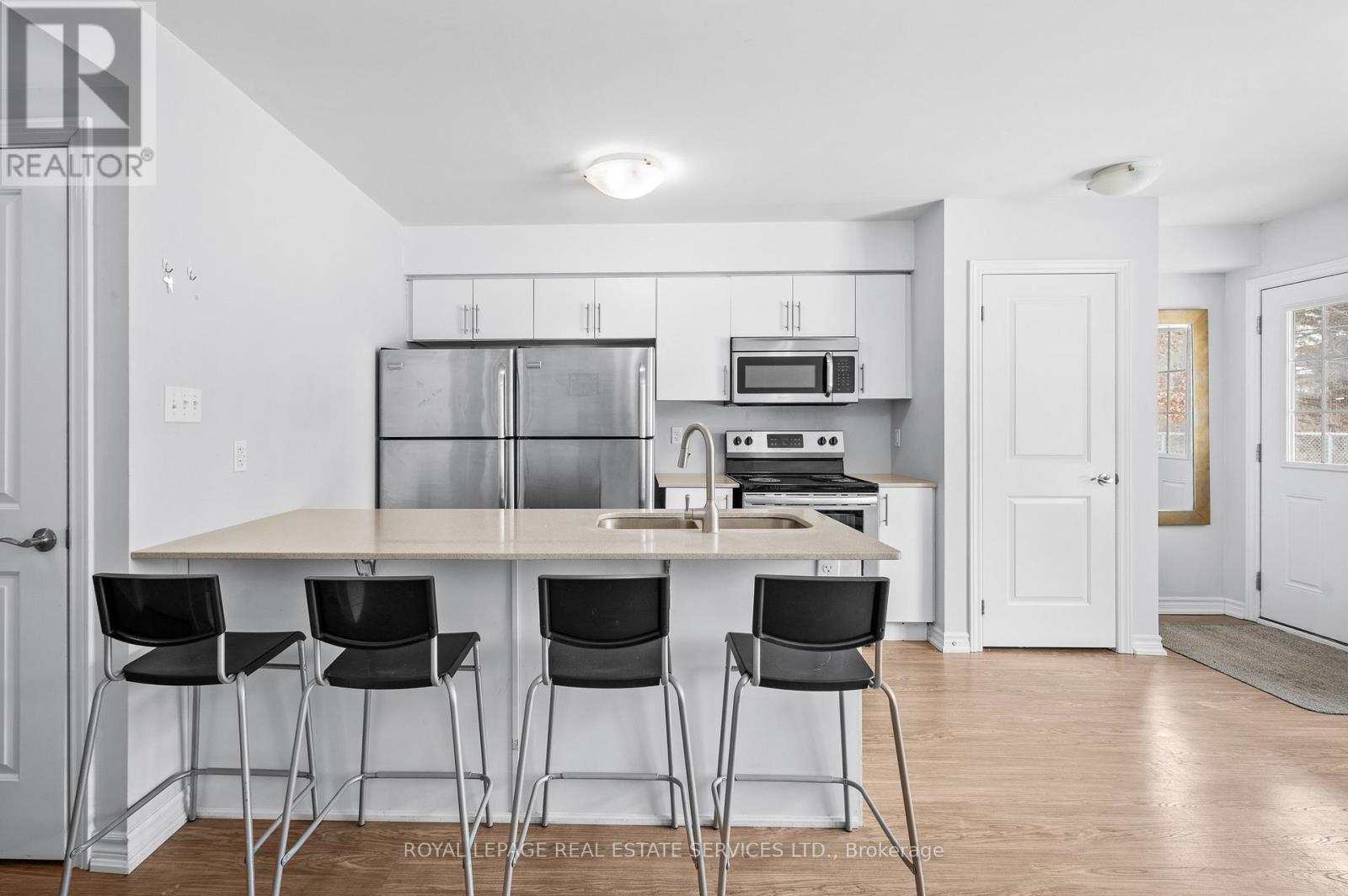 












12 - 244 PENETANGUISHENE ROAD

,
Barrie,




Ontario
L4M7C2

