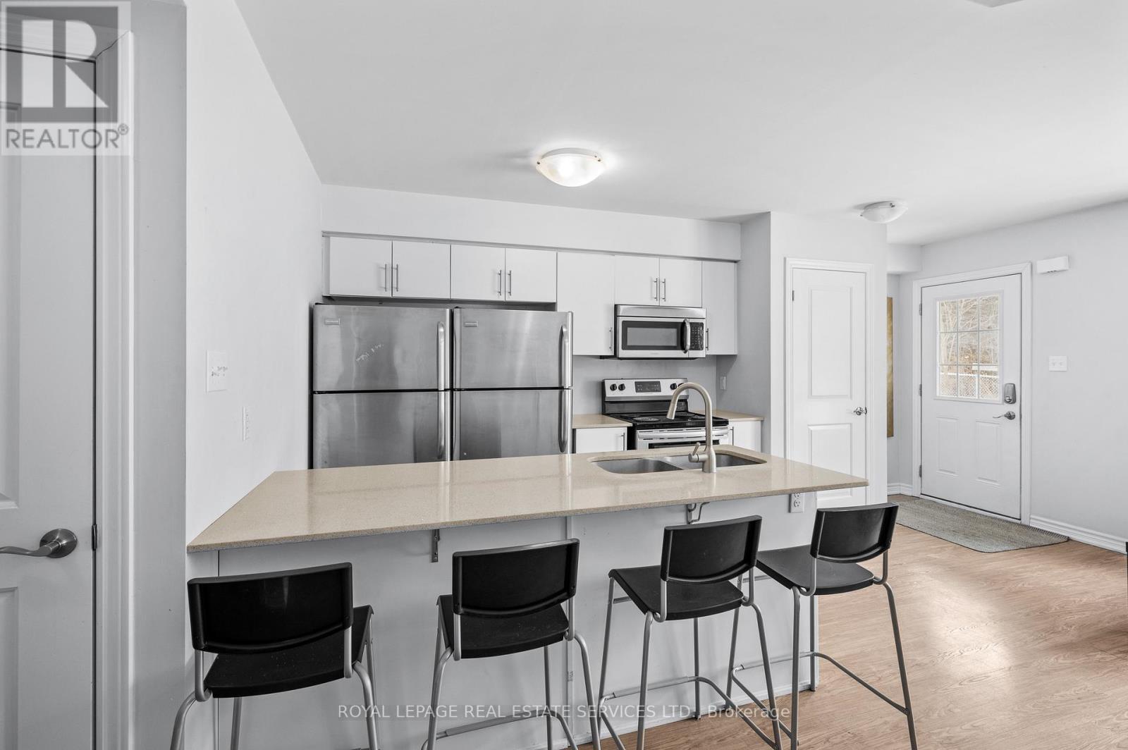 












12 - 244 PENETANGUISHENE ROAD

,
Barrie,




Ontario
L4M7C2

