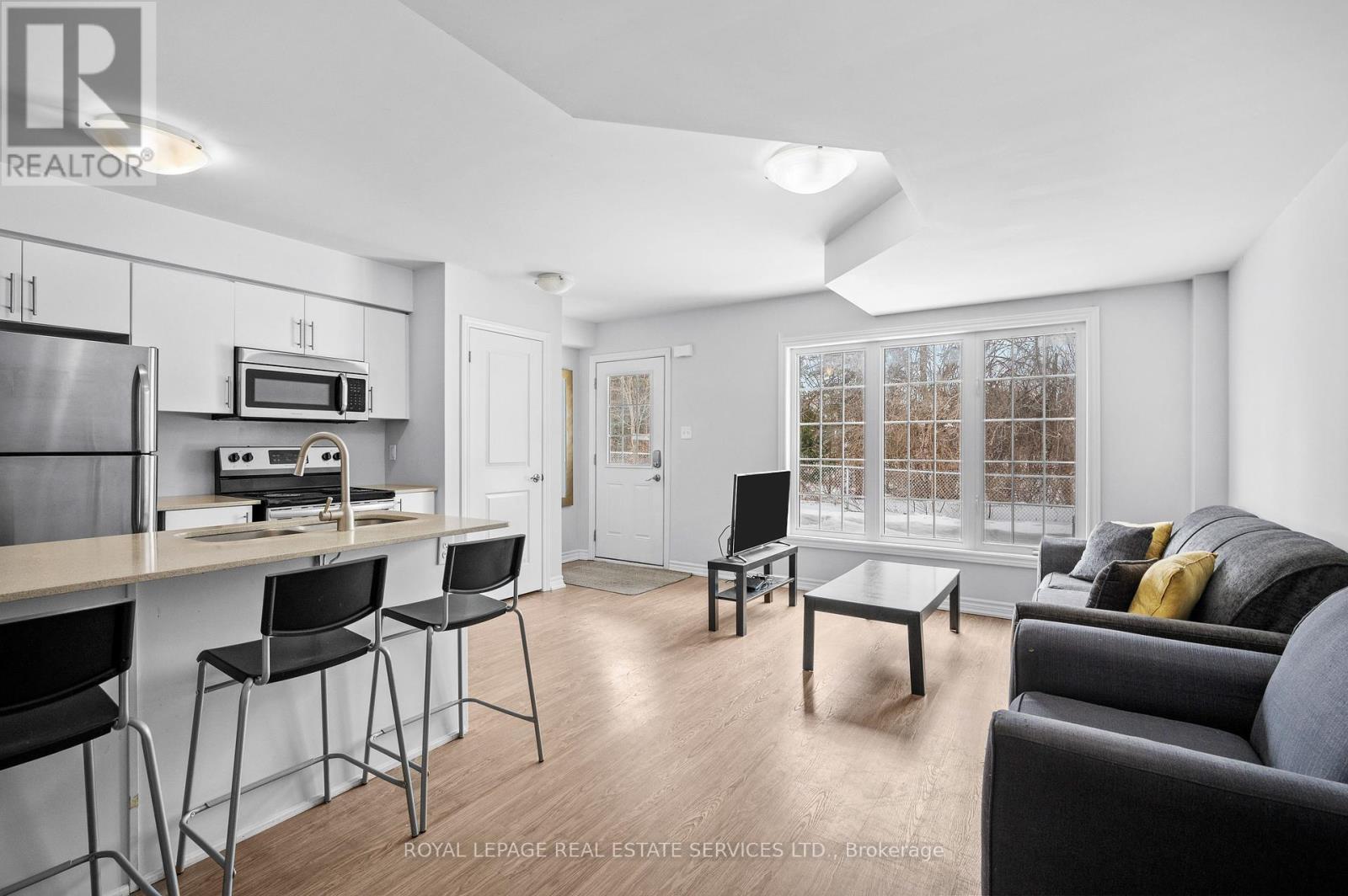 












12 - 244 PENETANGUISHENE ROAD

,
Barrie,




Ontario
L4M7C2


