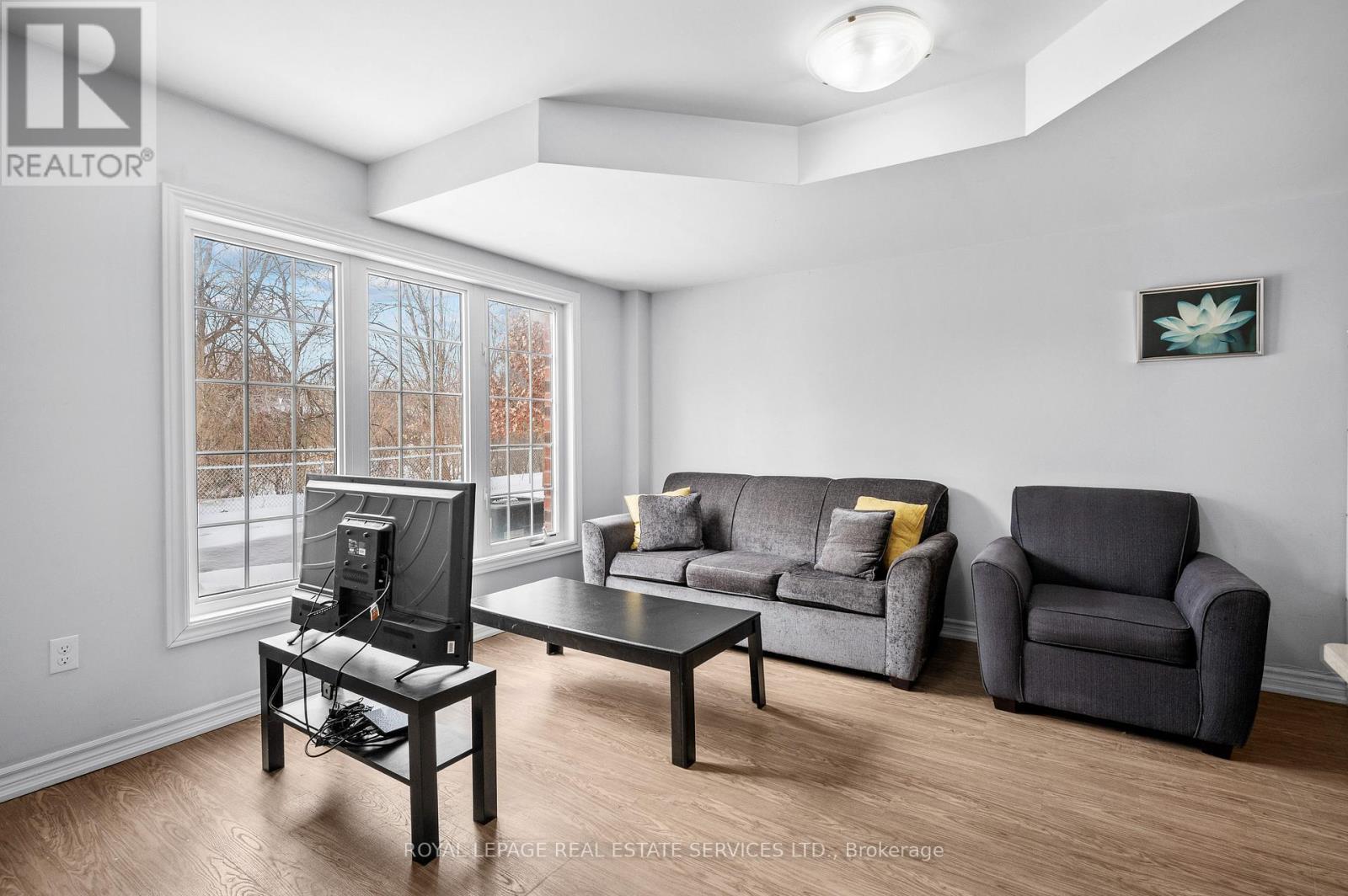 












12 - 244 PENETANGUISHENE ROAD

,
Barrie,




Ontario
L4M7C2

