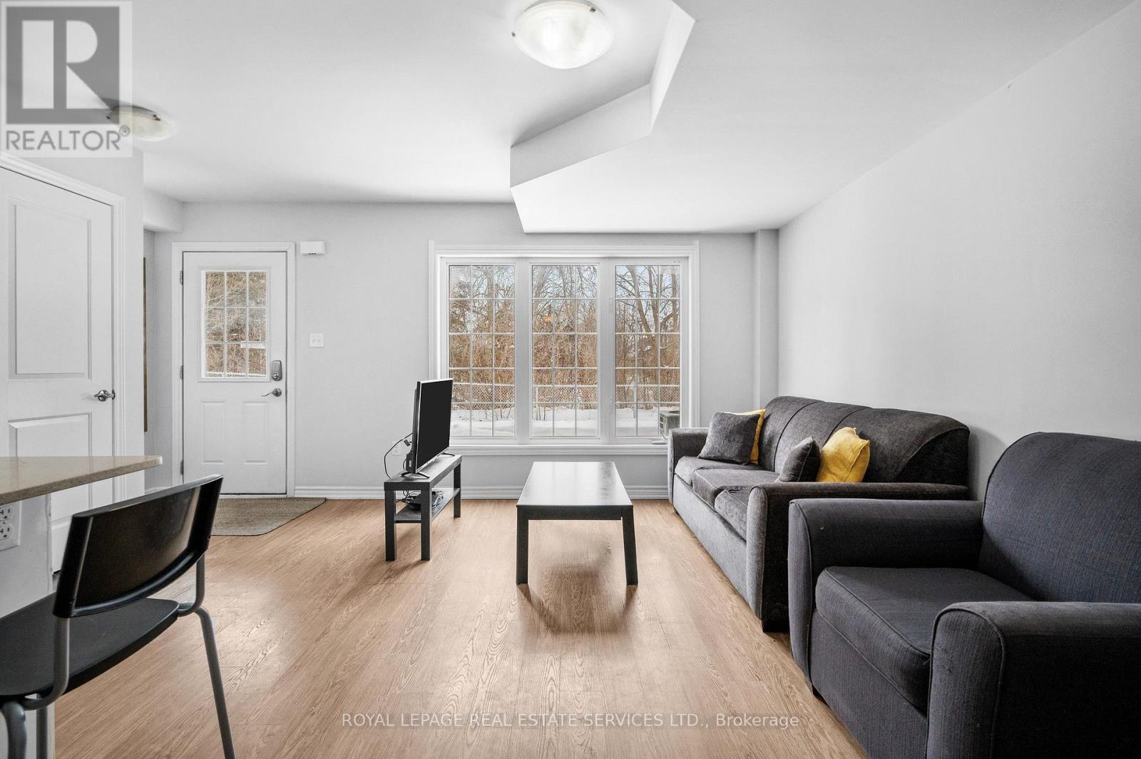 












12 - 244 PENETANGUISHENE ROAD

,
Barrie,




Ontario
L4M7C2

