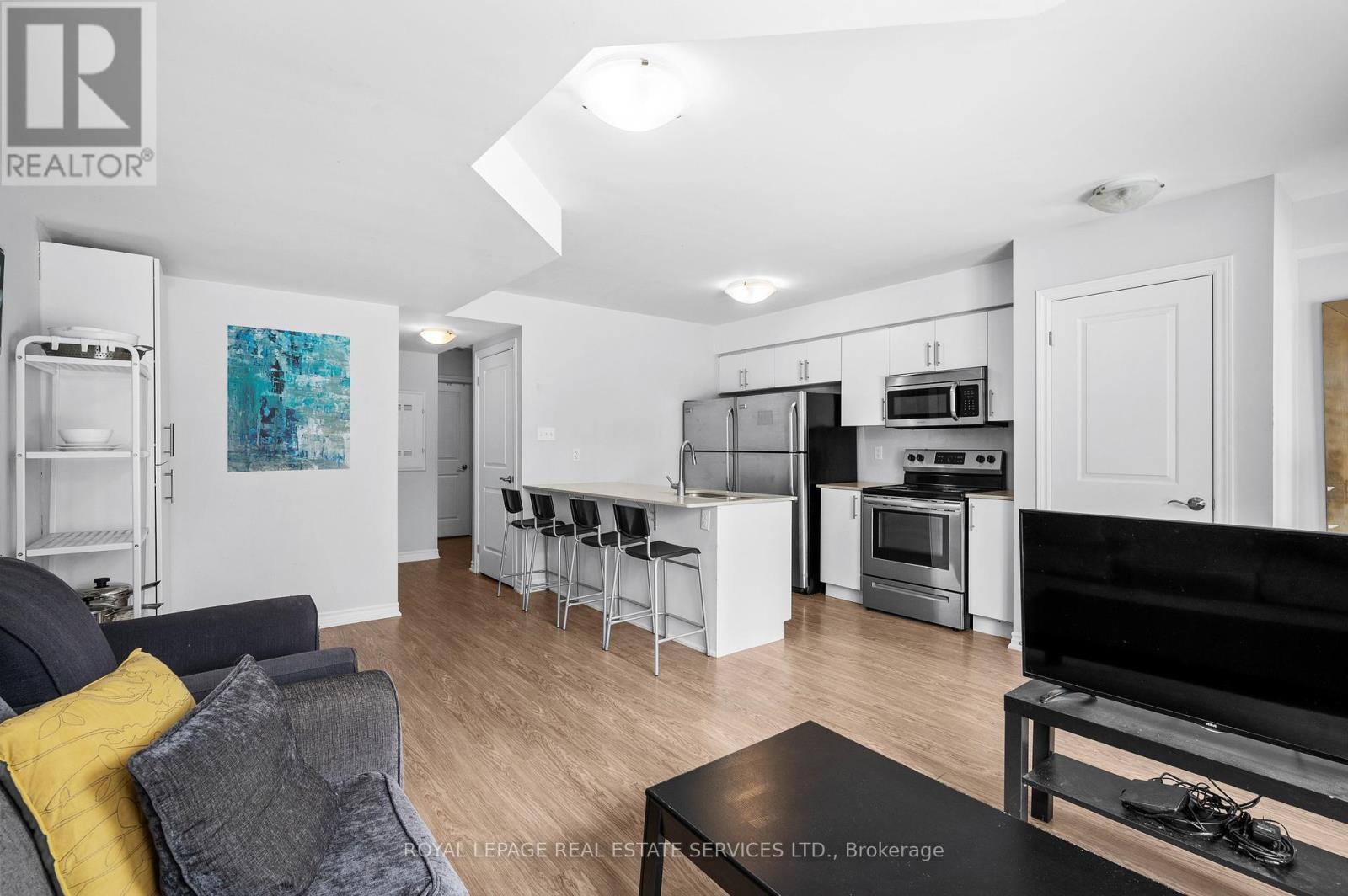 












12 - 244 PENETANGUISHENE ROAD

,
Barrie,




Ontario
L4M7C2

