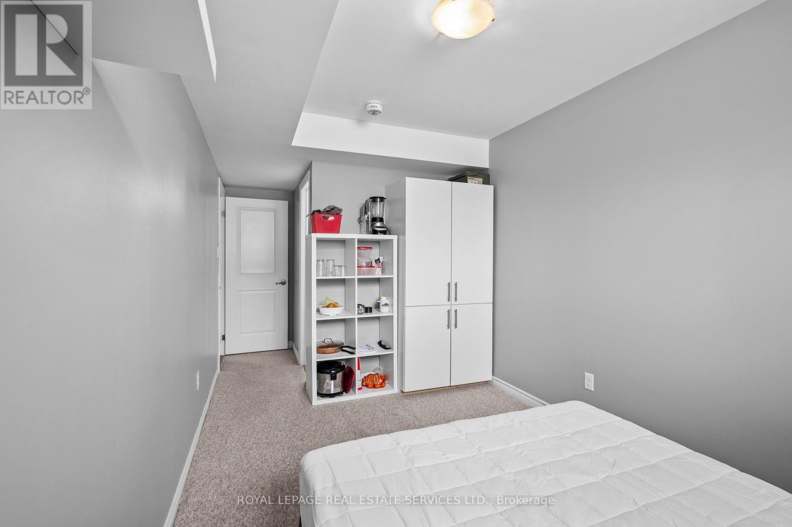 












12 - 244 PENETANGUISHENE ROAD

,
Barrie,




Ontario
L4M7C2

