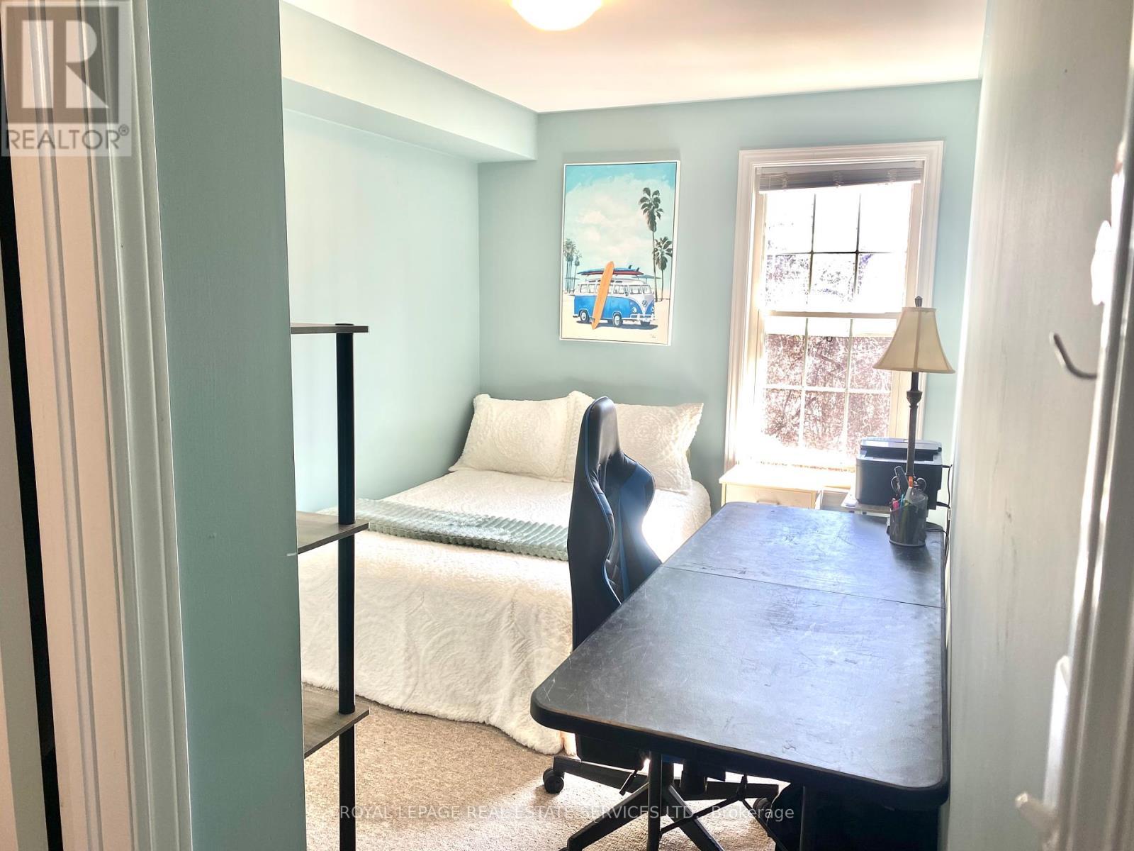 












12 - 244 PENETANGUISHENE ROAD

,
Barrie,




Ontario
L4M7C2

