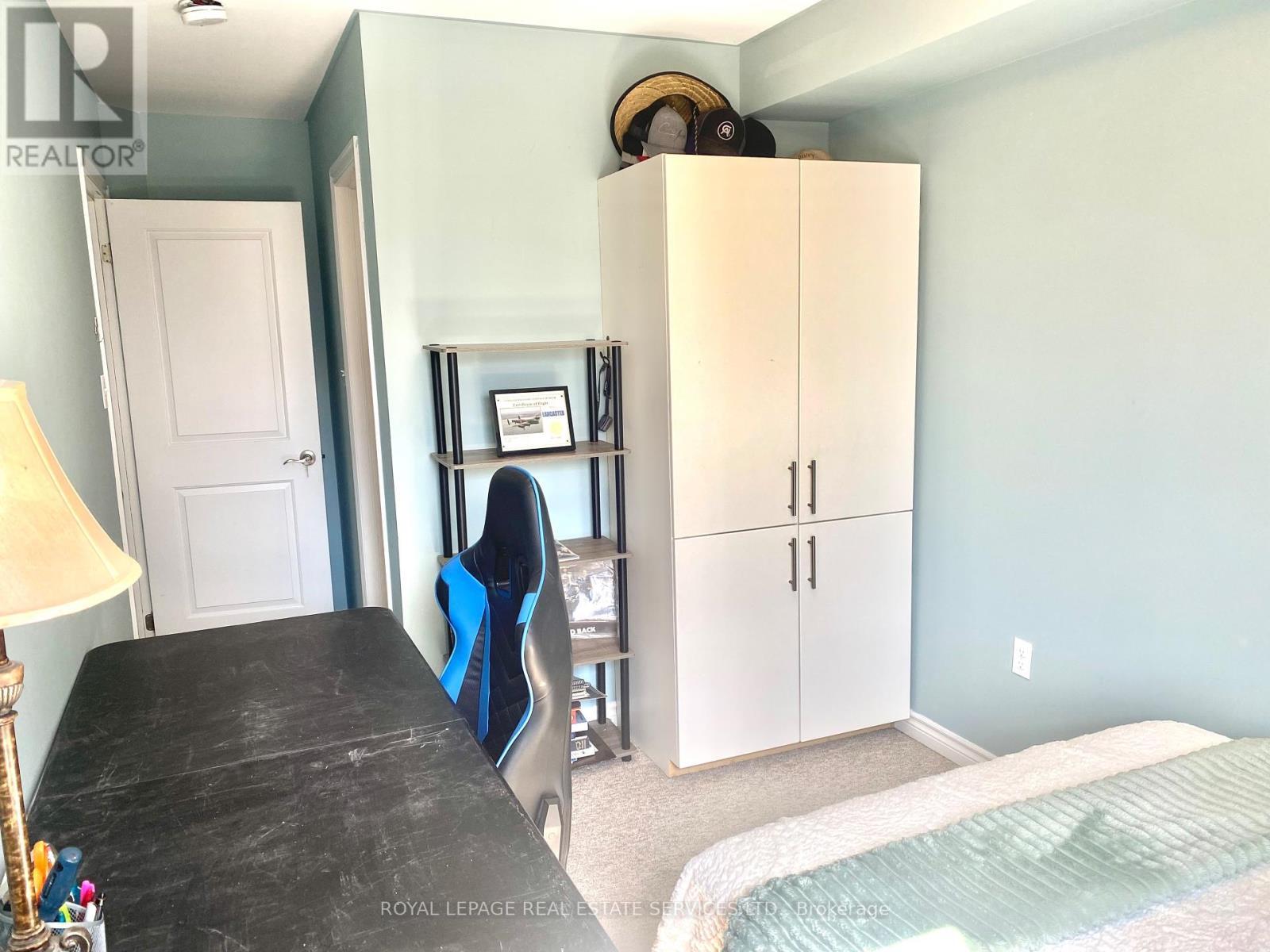 












12 - 244 PENETANGUISHENE ROAD

,
Barrie,




Ontario
L4M7C2

