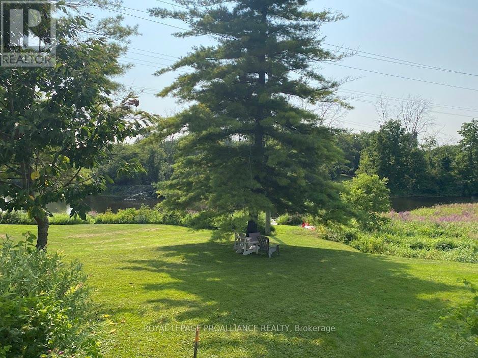 












381 HUFFMAN STREET

,
Greater Napanee,




Ontario
K7R1A8

