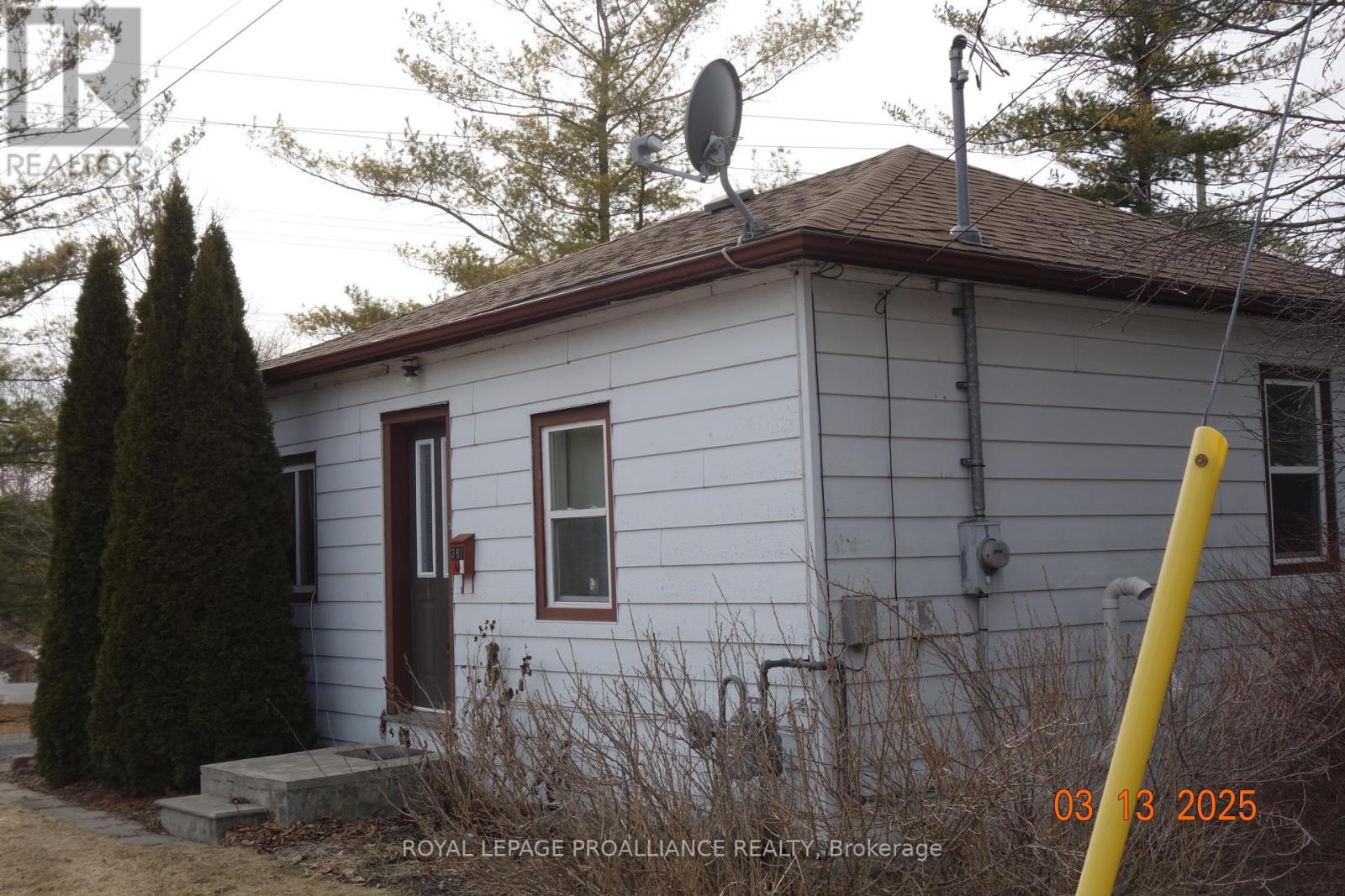 












381 HUFFMAN STREET

,
Greater Napanee,




Ontario
K7R1A8

