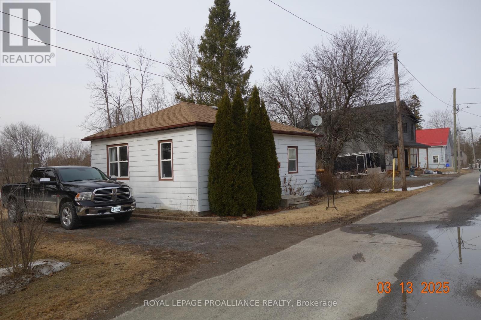 












381 HUFFMAN STREET

,
Greater Napanee,




Ontario
K7R1A8

