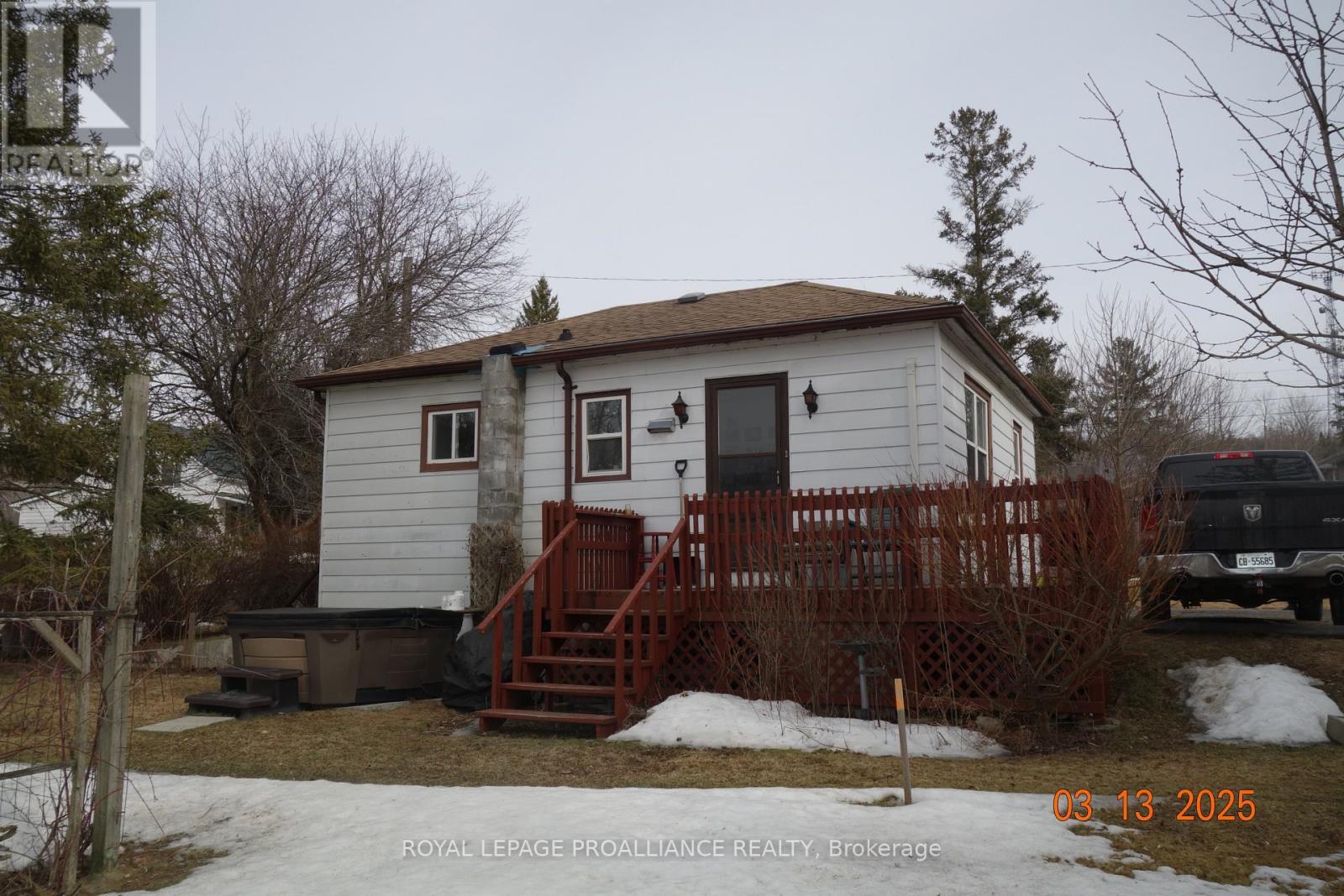 












381 HUFFMAN STREET

,
Greater Napanee,




Ontario
K7R1A8


