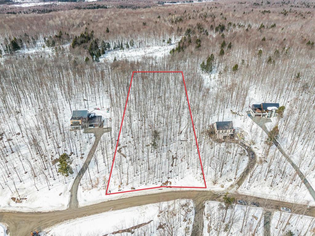 









58


Ch. de la Montagne-Cachée

,
Eastman,







QC
J0E1P0


