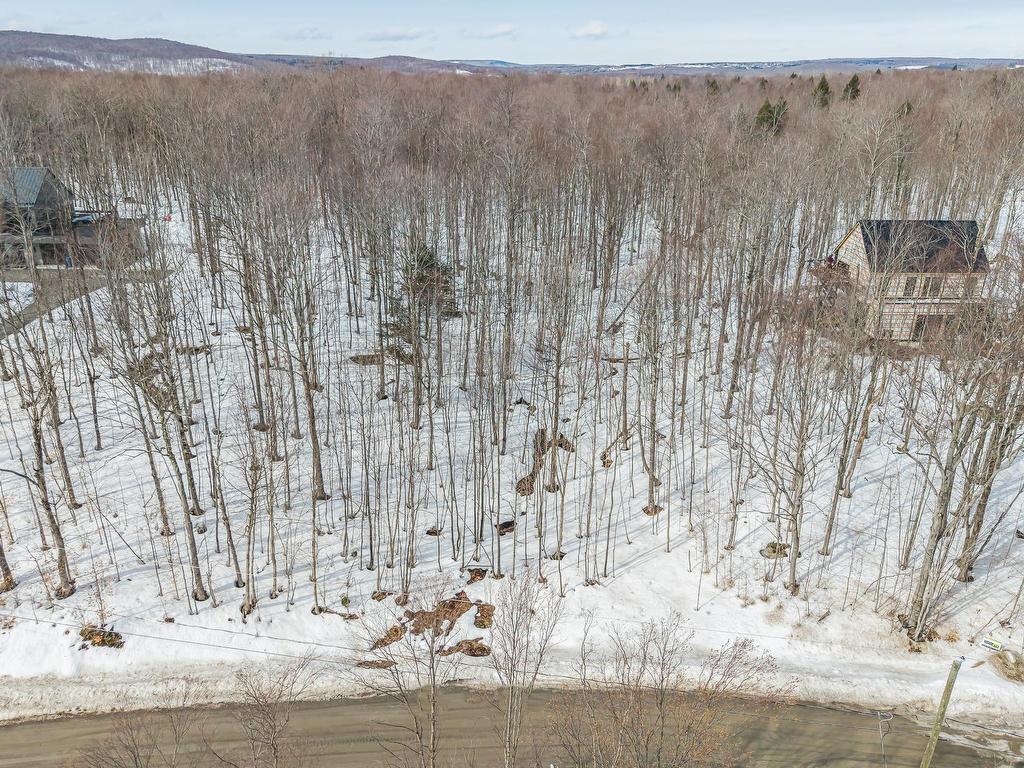









58


Ch. de la Montagne-Cachée

,
Eastman,







QC
J0E1P0

