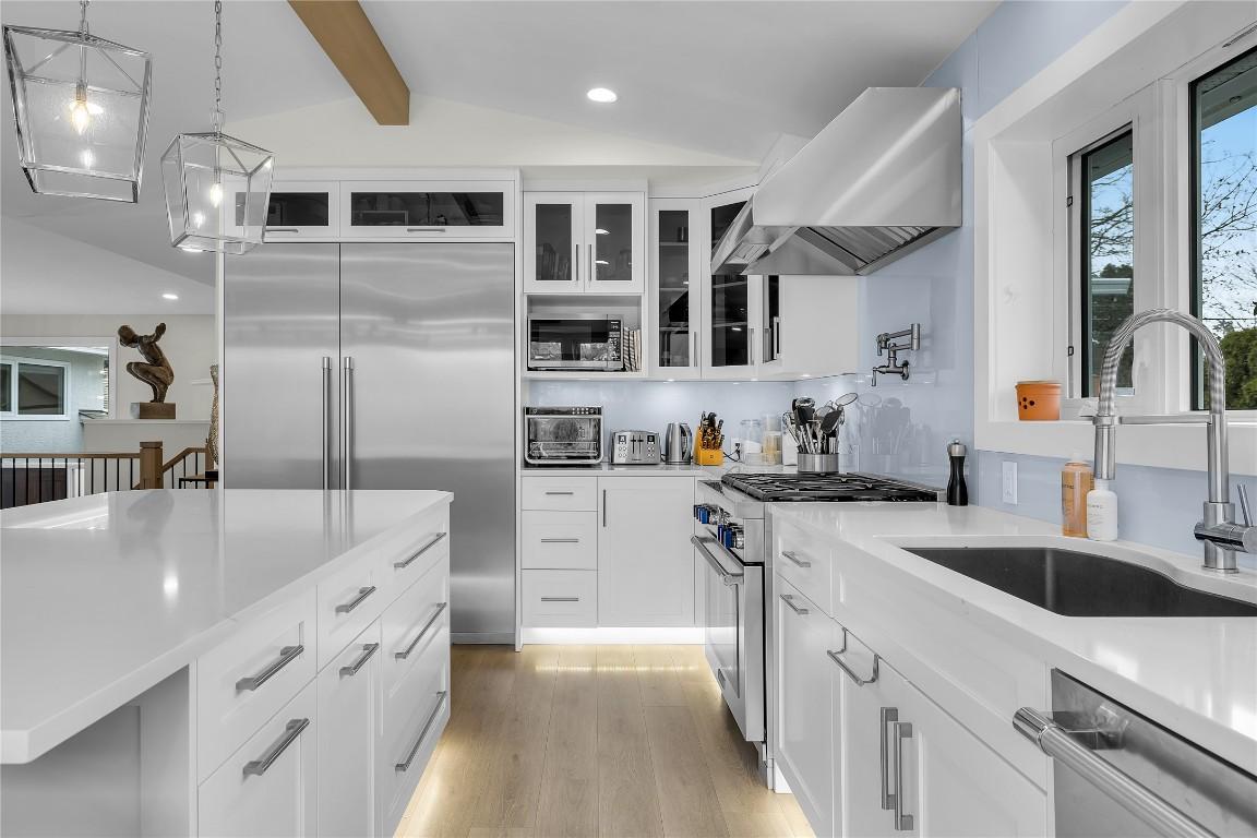 









771


Torrs

Road,
Kelowna,




BC
V1W 1B4


