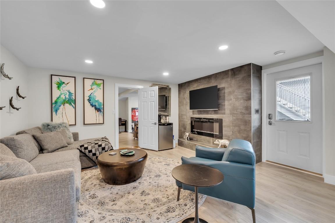 









771


Torrs

Road,
Kelowna,




BC
V1W 1B4

