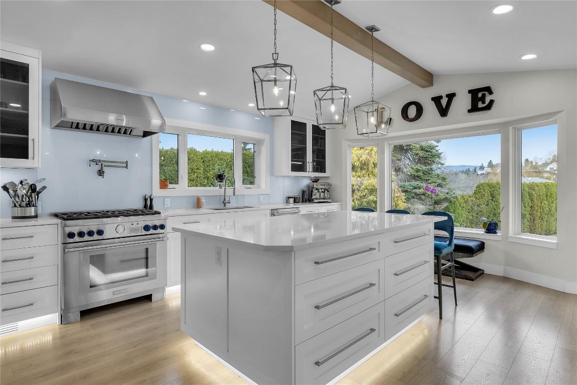 









771


Torrs

Road,
Kelowna,




BC
V1W 1B4

