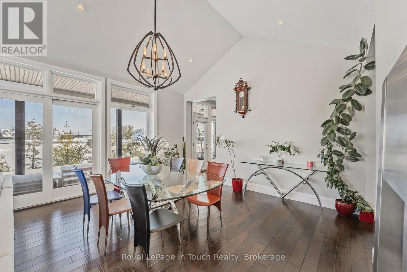 












17 SWAN LANE

,
Tay (Port McNicoll),




Ontario
L0K1R0

