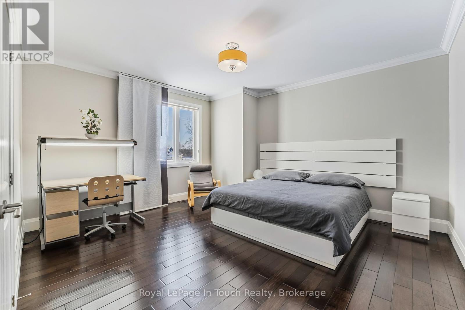 












17 SWAN LANE

,
Tay (Port McNicoll),




Ontario
L0K1R0

