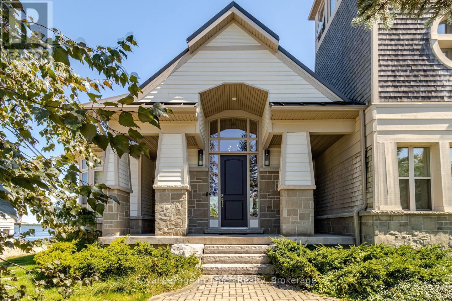 












17 SWAN LANE

,
Tay (Port McNicoll),




Ontario
L0K1R0

