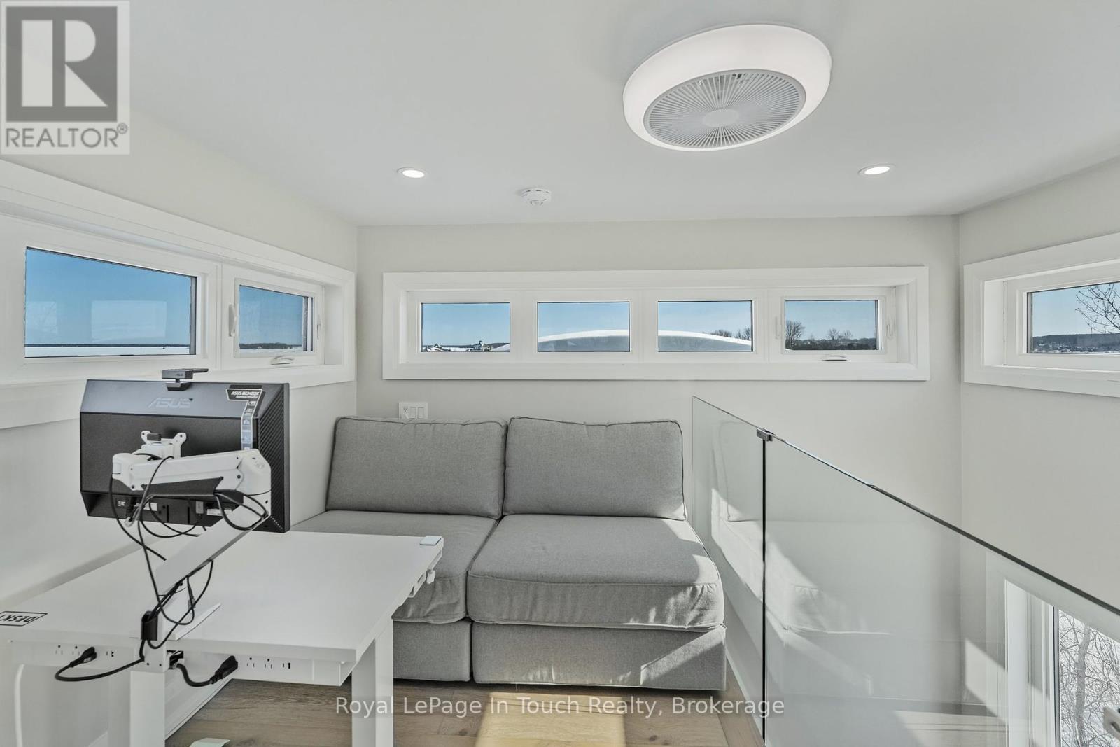 












17 SWAN LANE

,
Tay (Port McNicoll),




Ontario
L0K1R0

