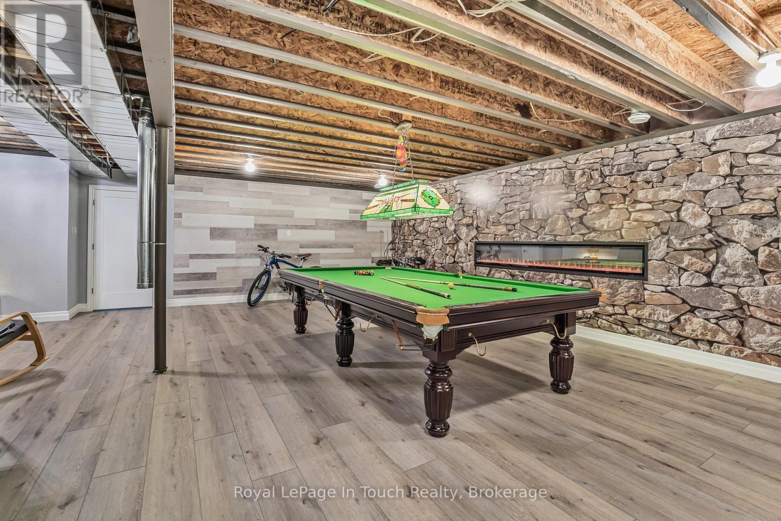 












17 SWAN LANE

,
Tay (Port McNicoll),




Ontario
L0K1R0

