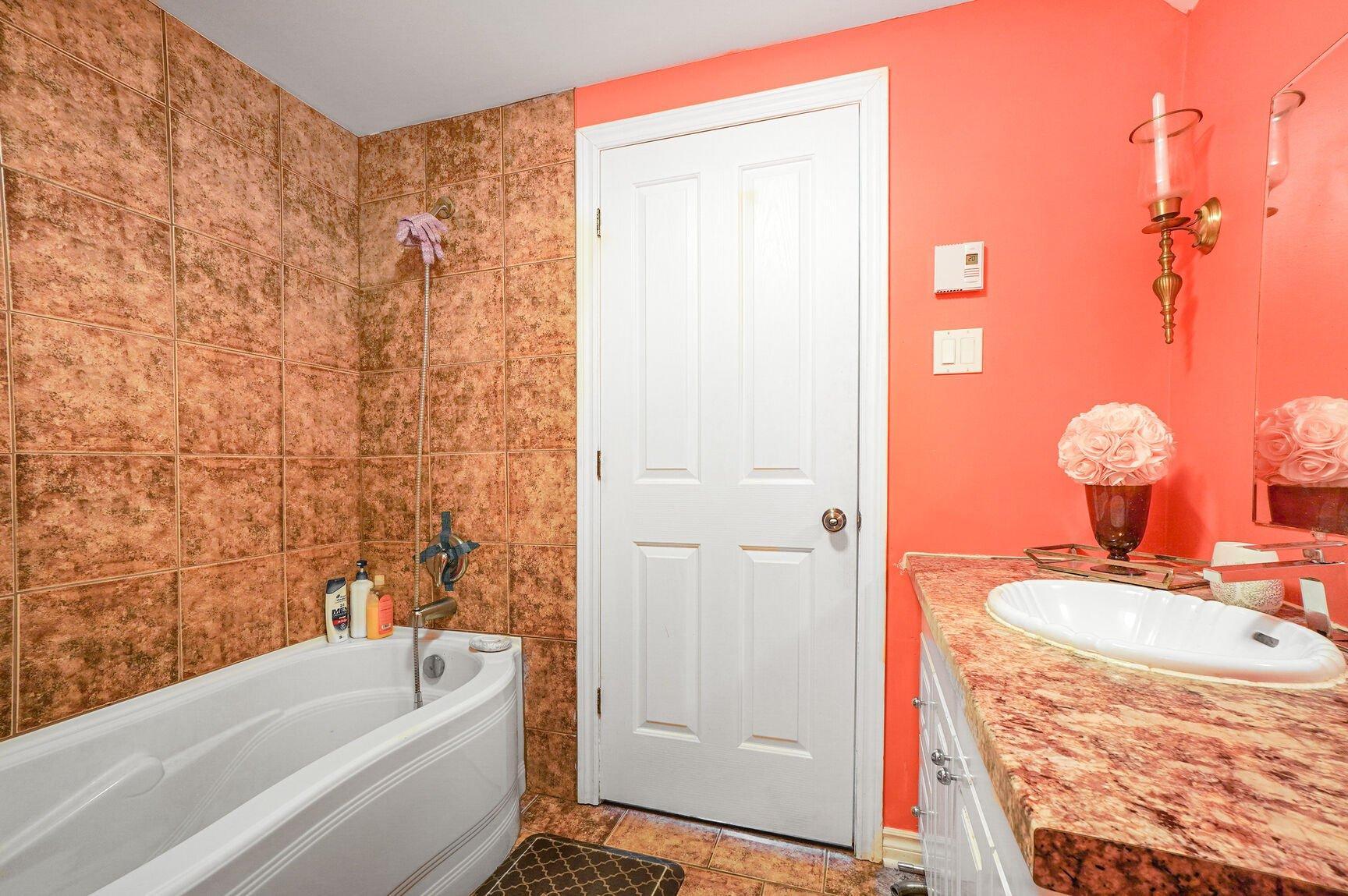 









642


Rue de Providence

,
Repentigny (Repentigny),




QC
J6A7G4


