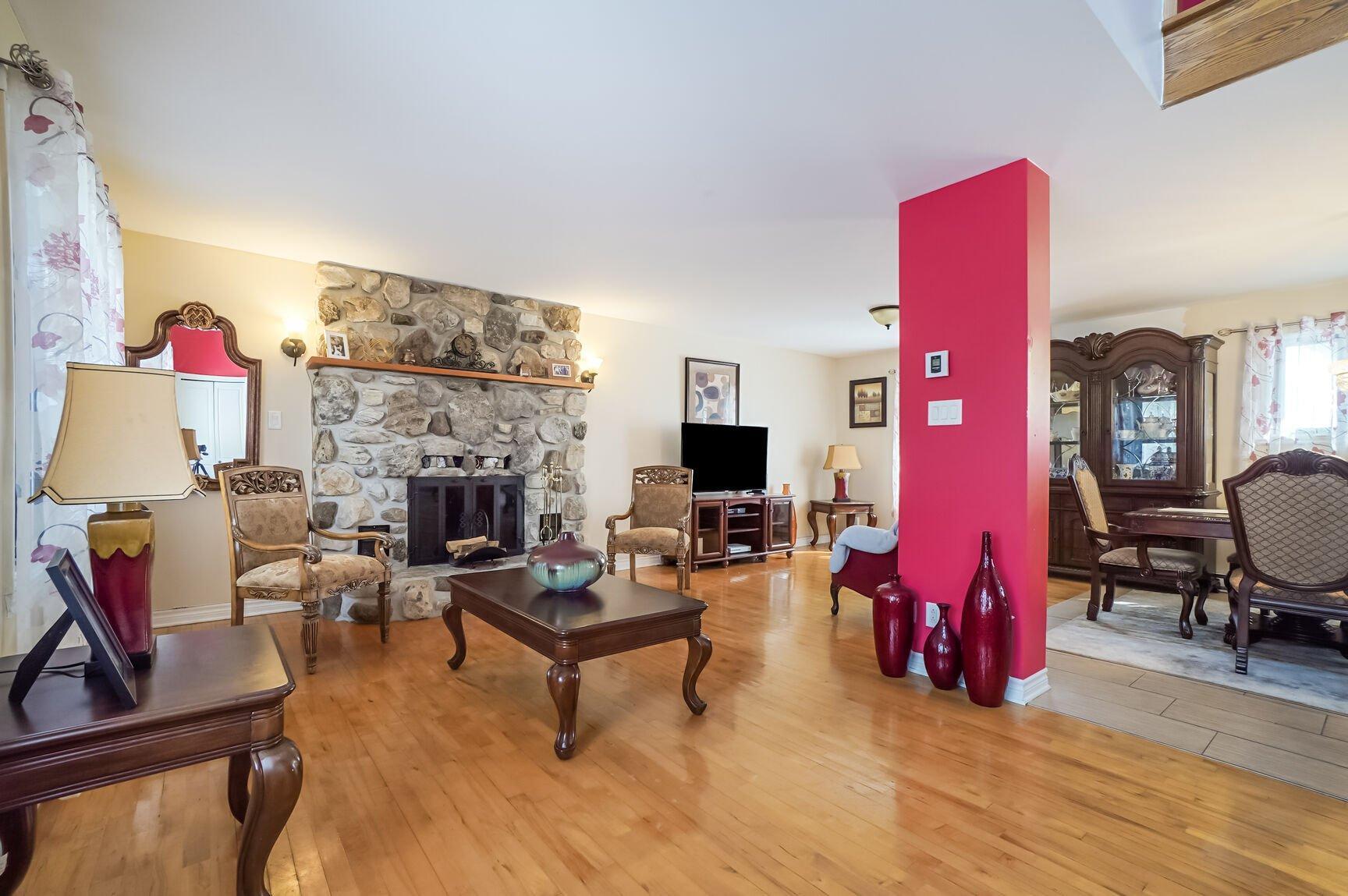 









642


Rue de Providence

,
Repentigny (Repentigny),




QC
J6A7G4

