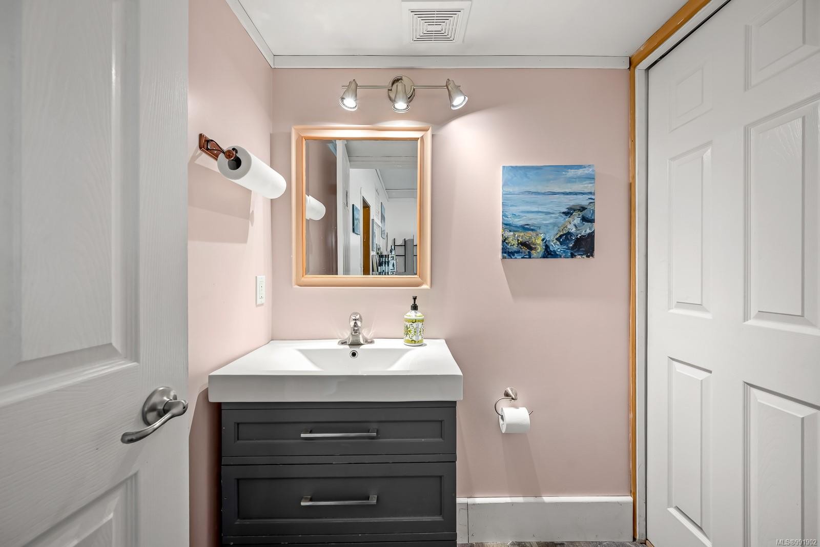 









1885


Central

Rd,
Hornby Island,




BC
V0R 1Z0

