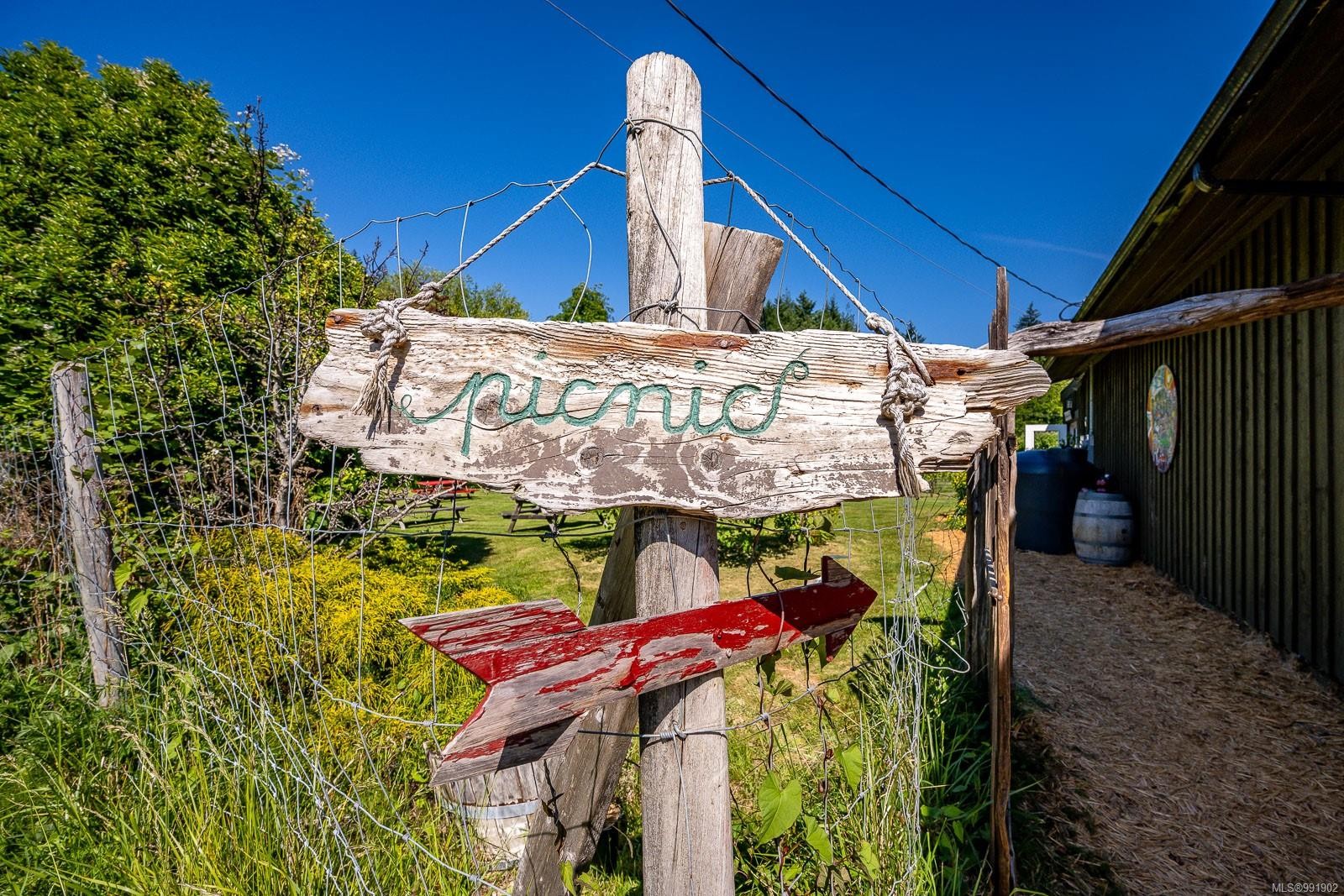 









1885


Central

Rd,
Hornby Island,




BC
V0R 1Z0

