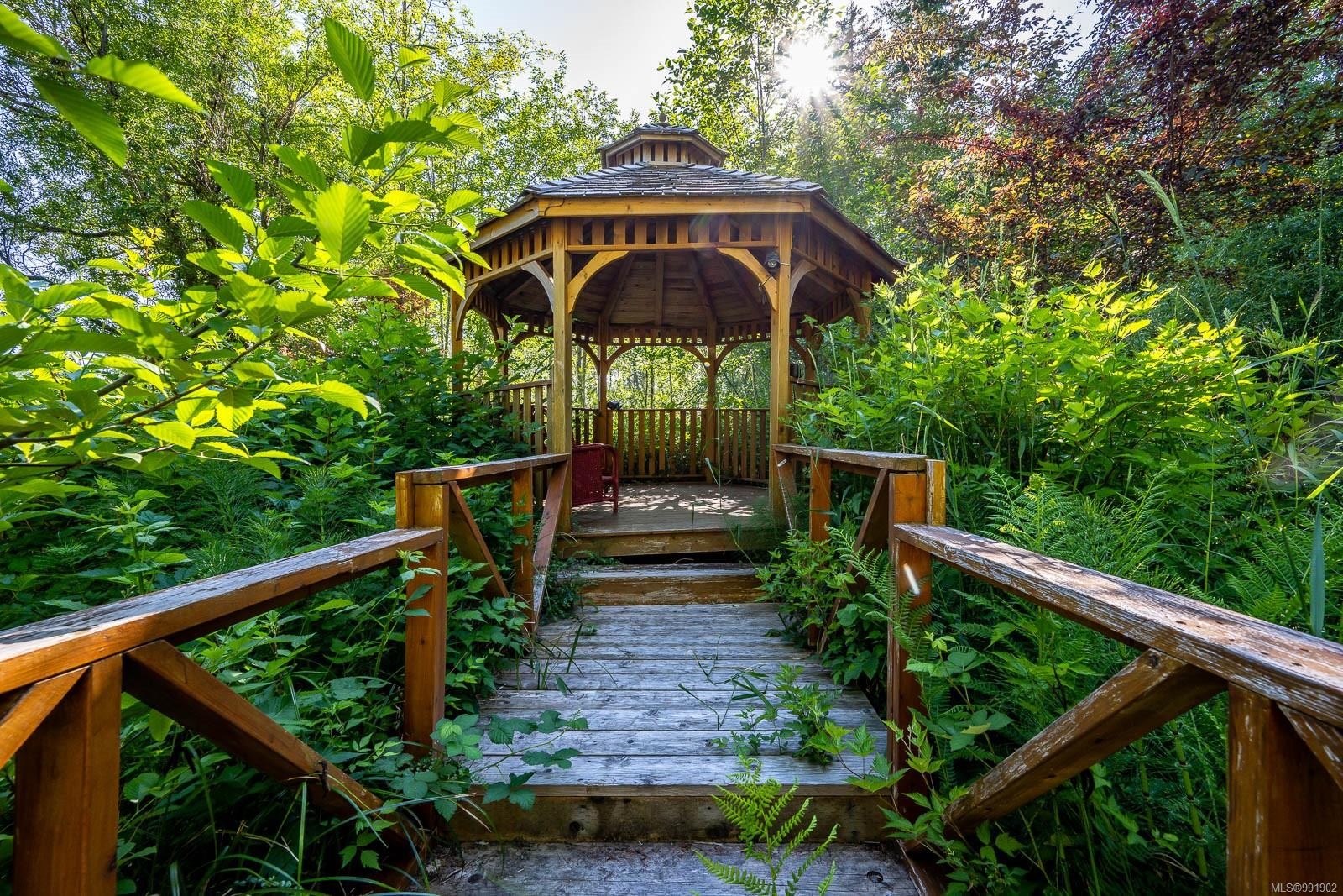 









1885


Central

Rd,
Hornby Island,




BC
V0R 1Z0

