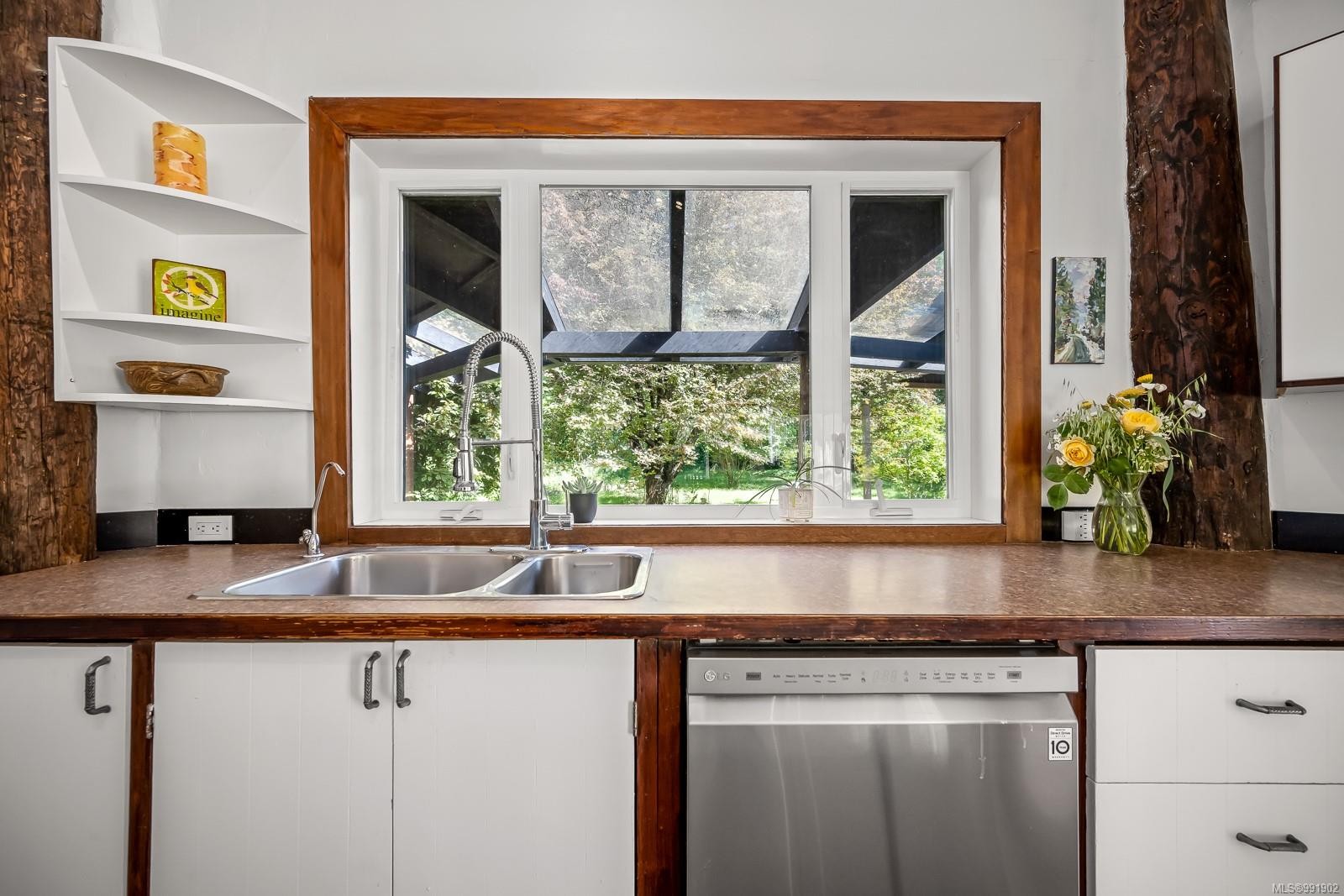 









1885


Central

Rd,
Hornby Island,




BC
V0R 1Z0

