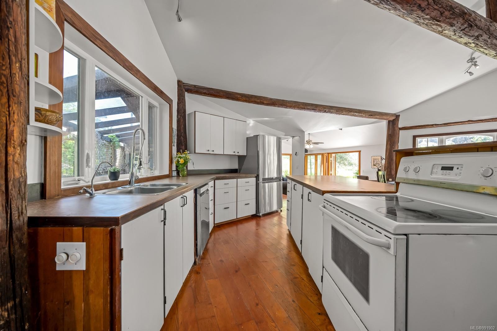 









1885


Central

Rd,
Hornby Island,




BC
V0R 1Z0

