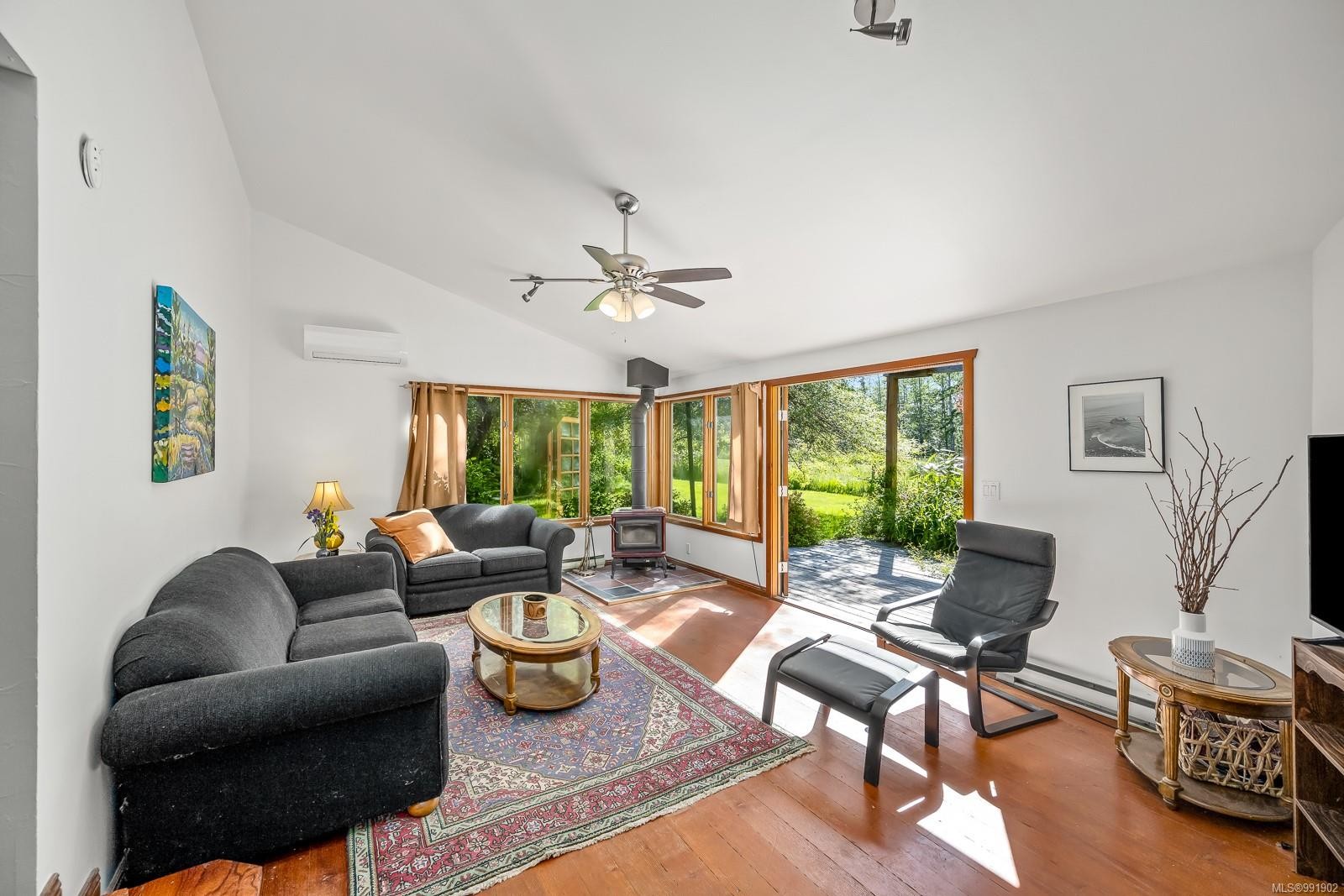 









1885


Central

Rd,
Hornby Island,




BC
V0R 1Z0

