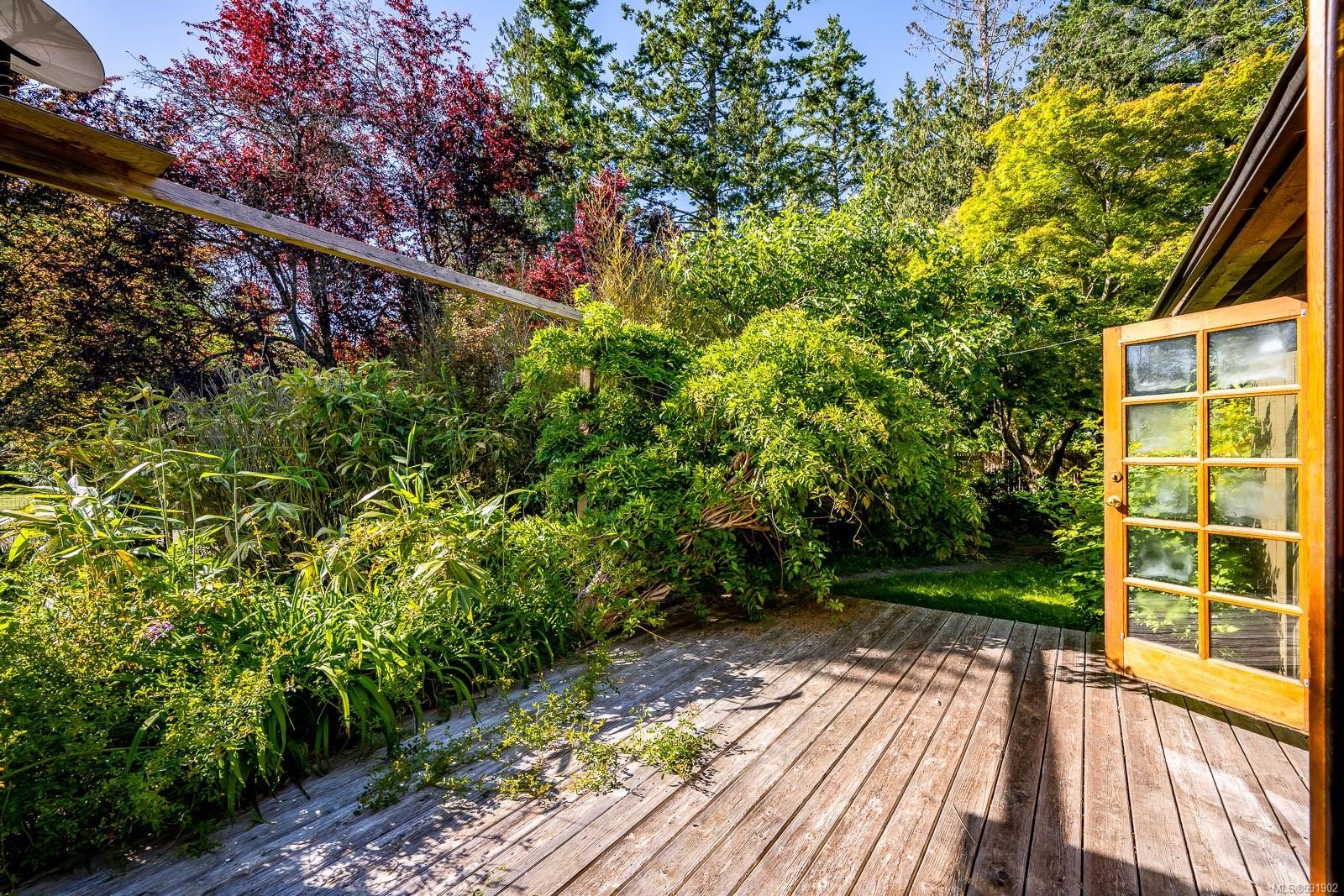 









1885


Central

Rd,
Hornby Island,




BC
V0R 1Z0

