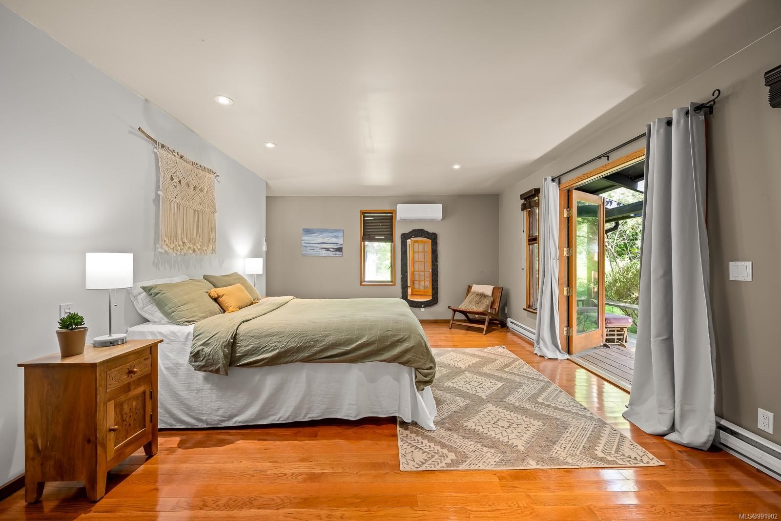 









1885


Central

Rd,
Hornby Island,




BC
V0R 1Z0

