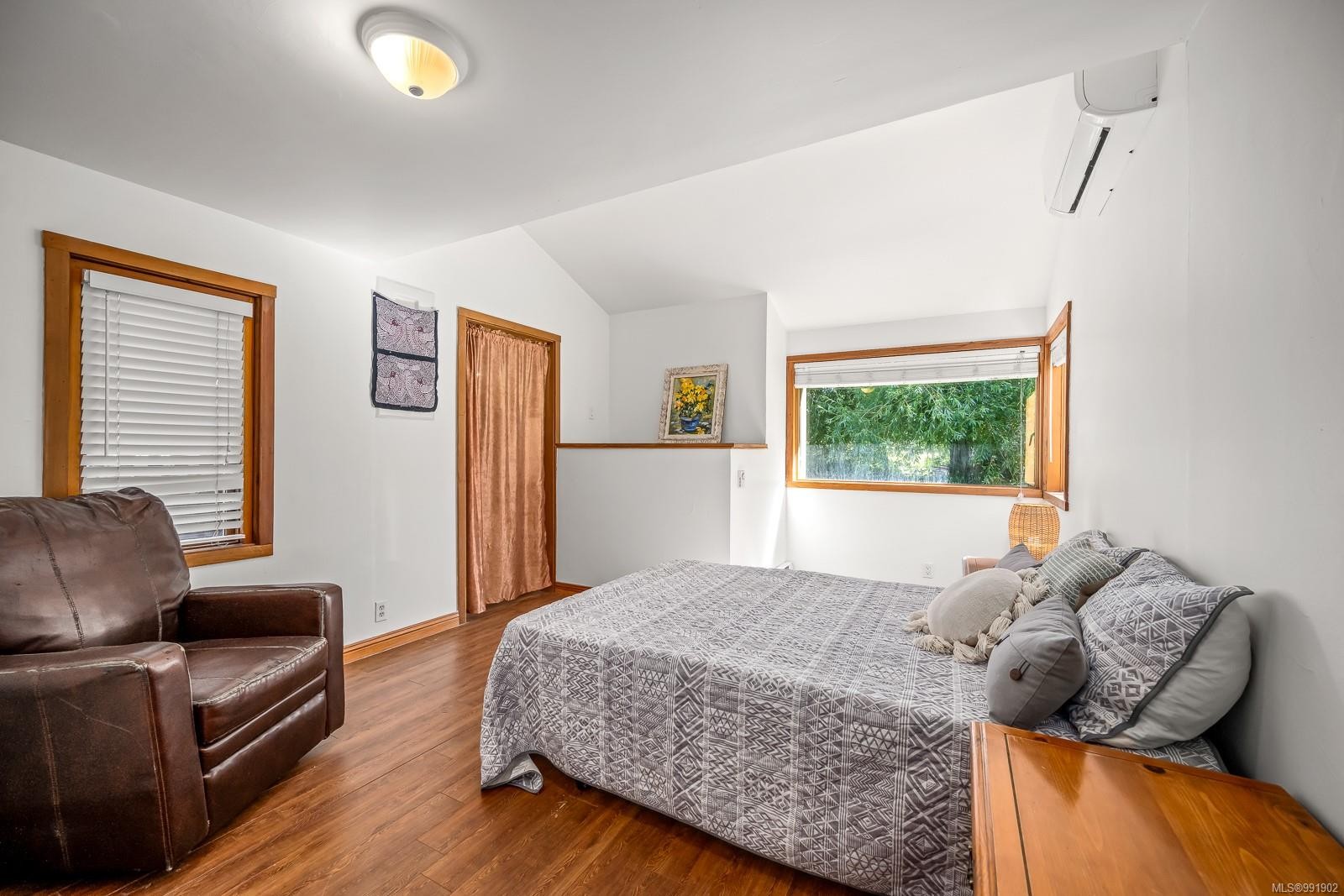 









1885


Central

Rd,
Hornby Island,




BC
V0R 1Z0

