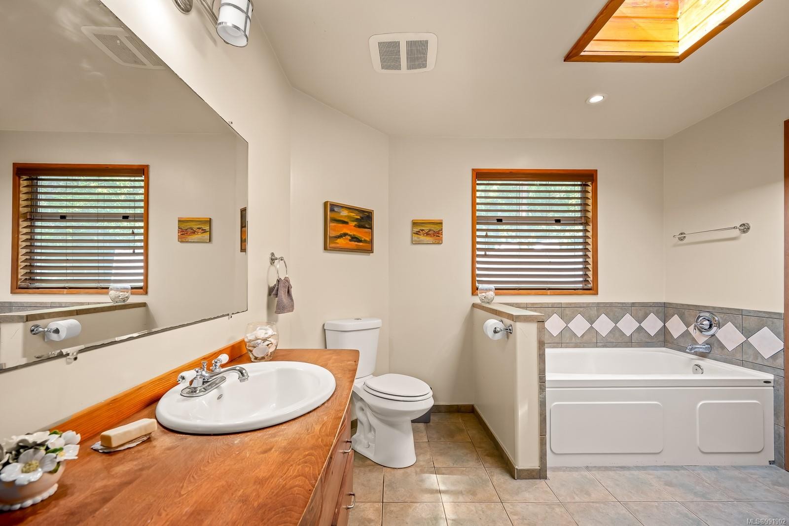 









1885


Central

Rd,
Hornby Island,




BC
V0R 1Z0

