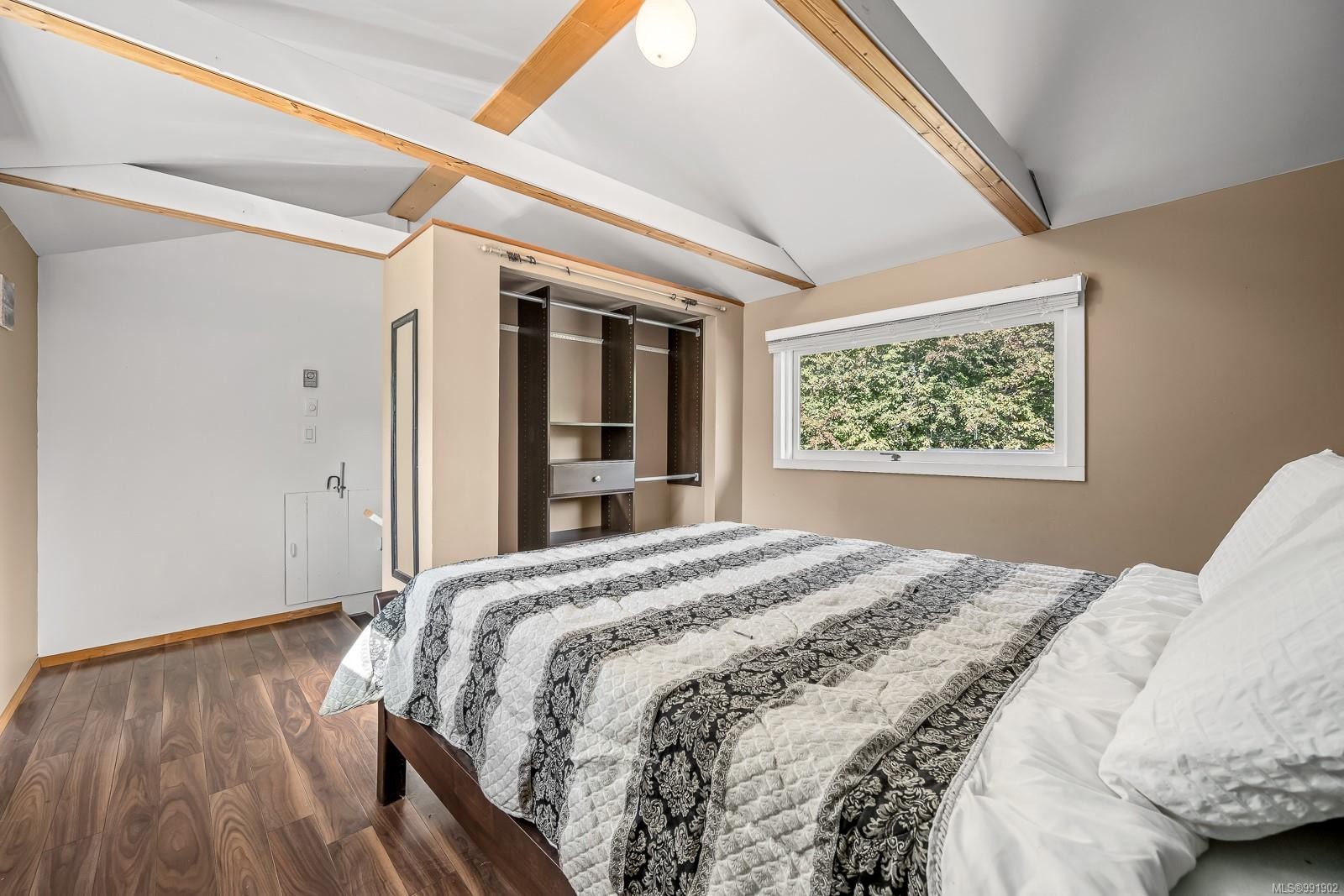 









1885


Central

Rd,
Hornby Island,




BC
V0R 1Z0

