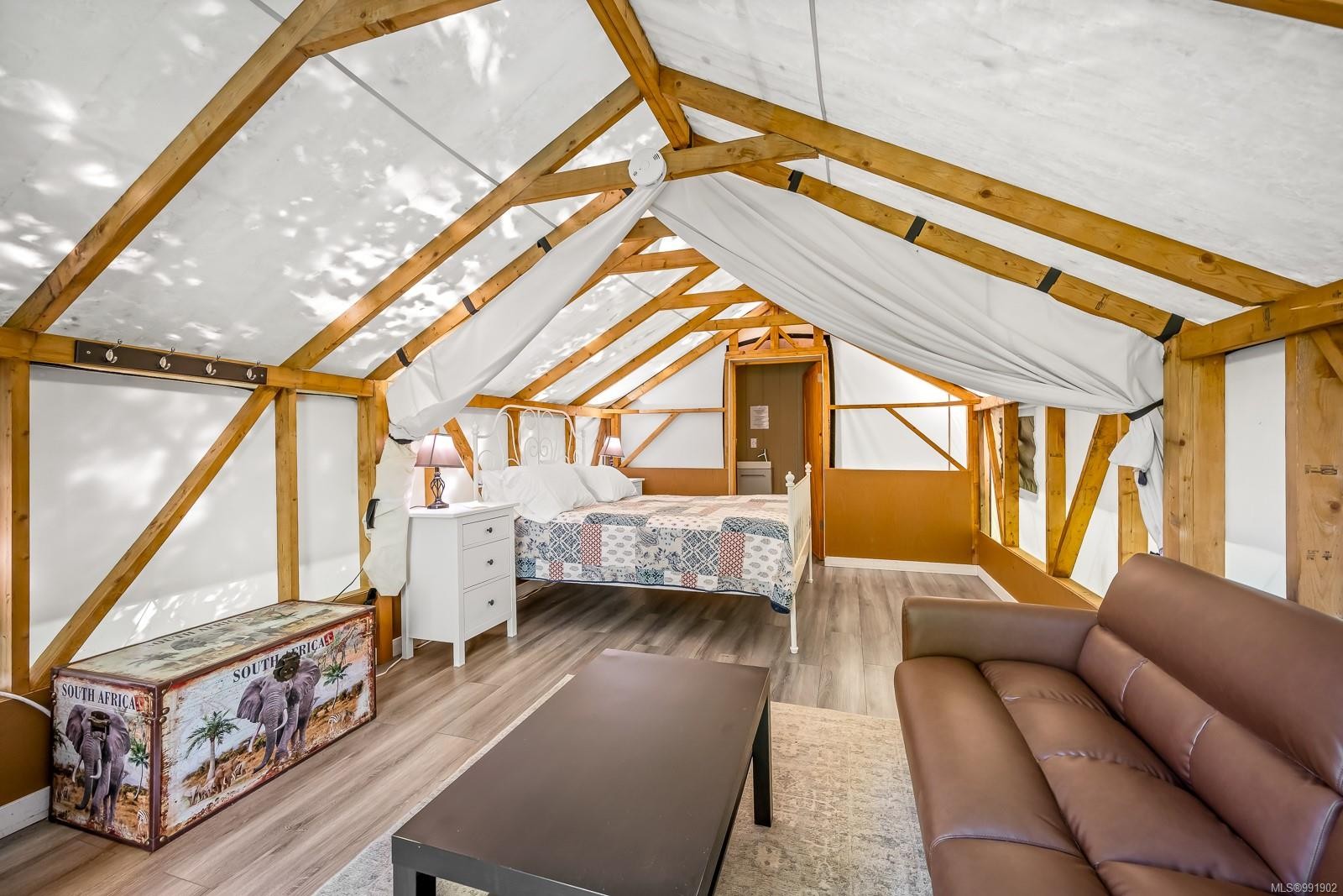 









1885


Central

Rd,
Hornby Island,




BC
V0R 1Z0

