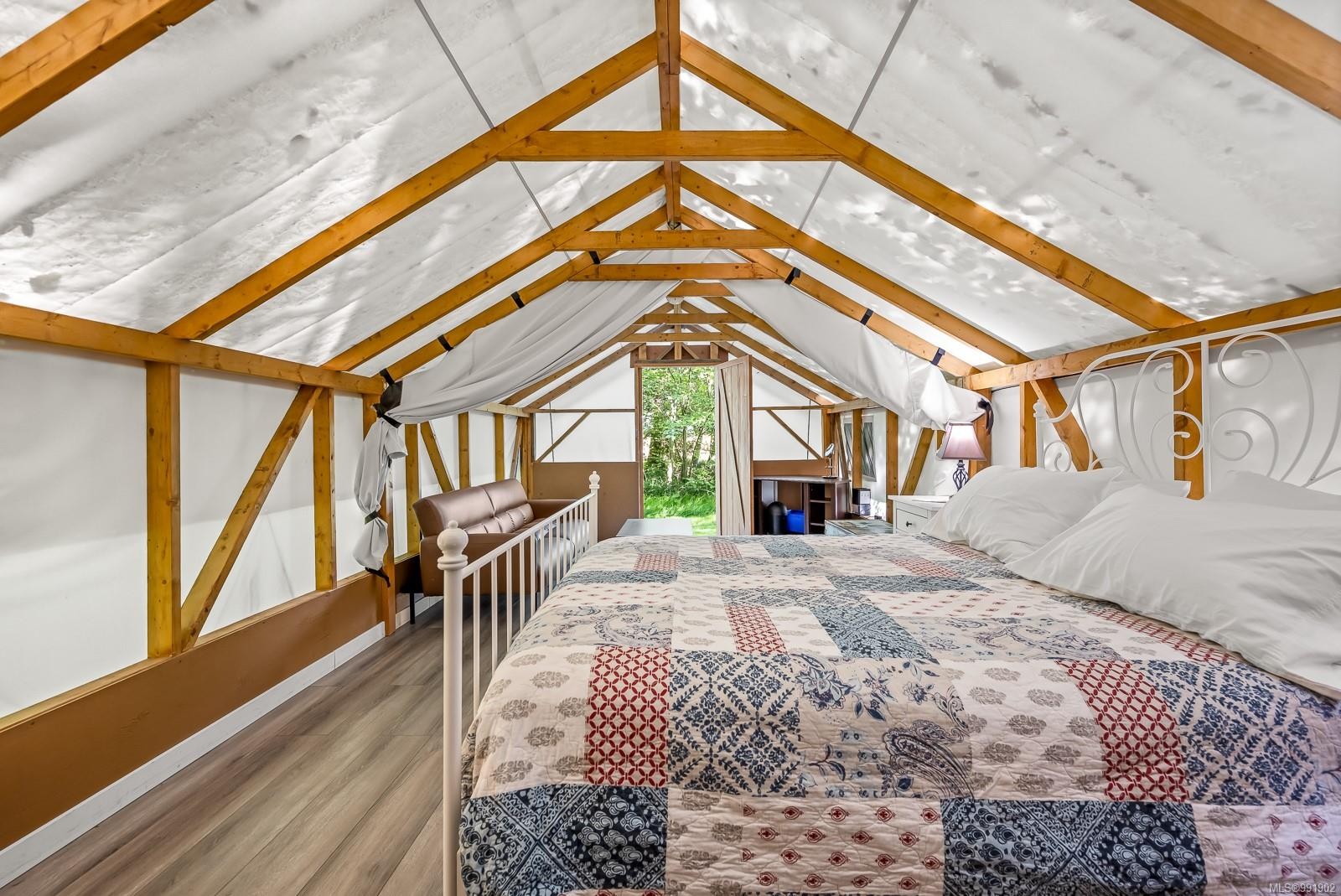 









1885


Central

Rd,
Hornby Island,




BC
V0R 1Z0

