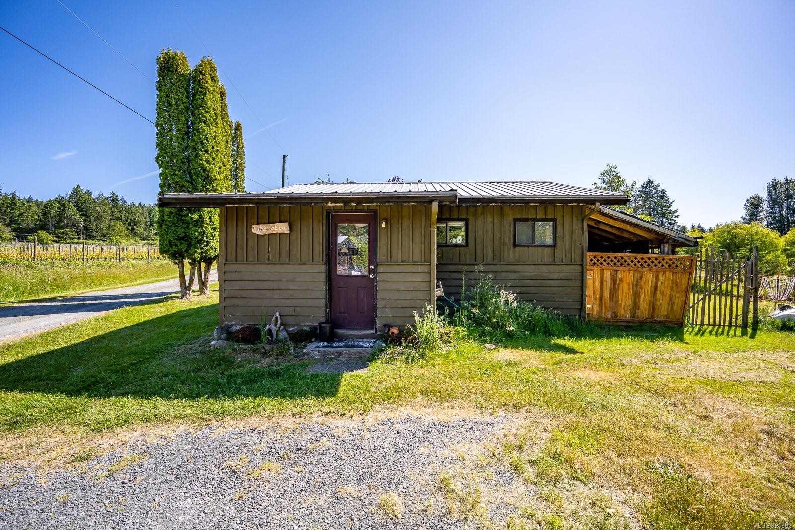 









1885


Central

Rd,
Hornby Island,




BC
V0R 1Z0

