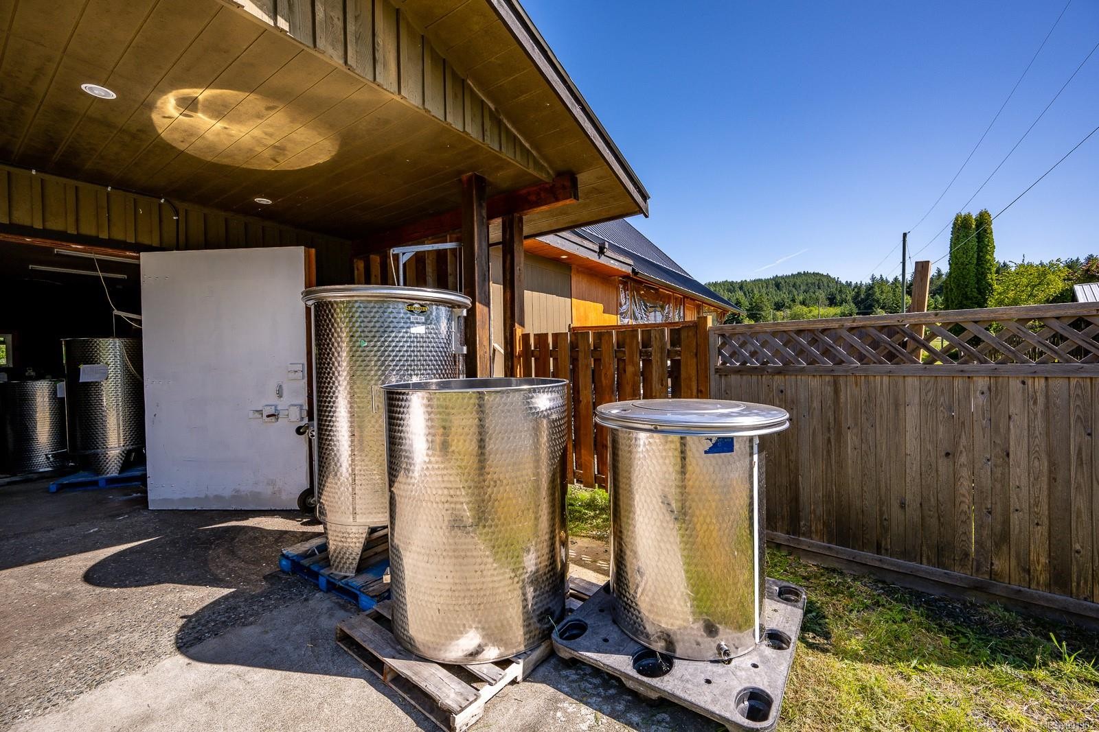 









1885


Central

Rd,
Hornby Island,




BC
V0R 1Z0

