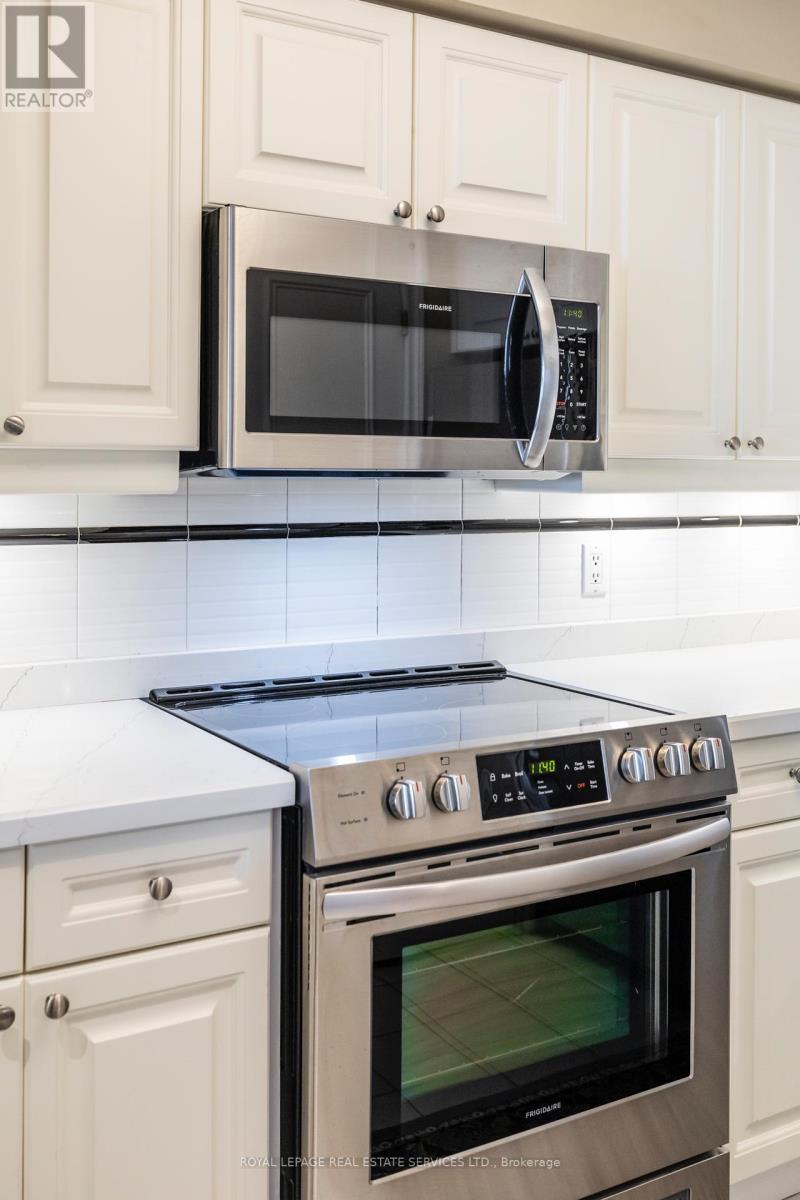 












2812 - 1 PALACE PIER COURT

,
Toronto,




Ontario
M8V3W9

