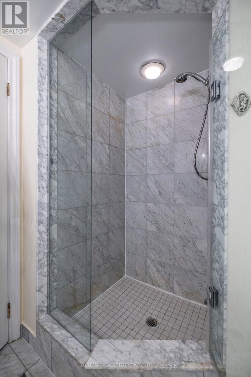 












2812 - 1 PALACE PIER COURT

,
Toronto,




Ontario
M8V3W9

