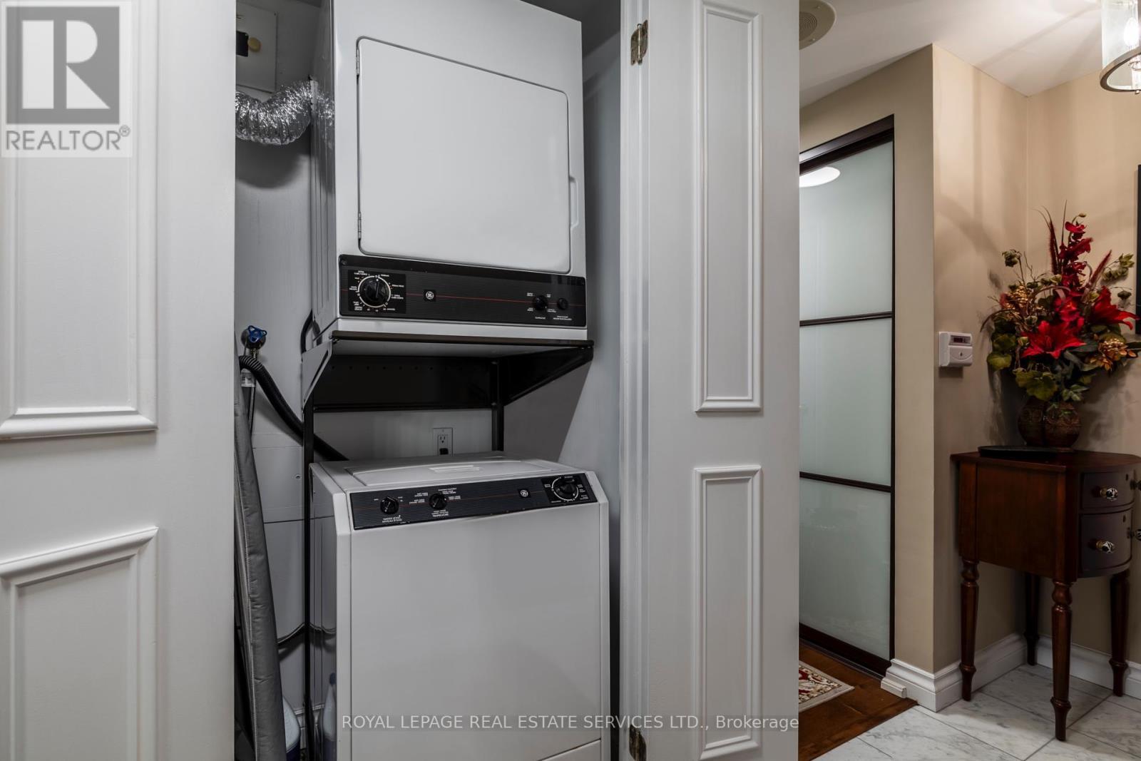 












2812 - 1 PALACE PIER COURT

,
Toronto,




Ontario
M8V3W9

