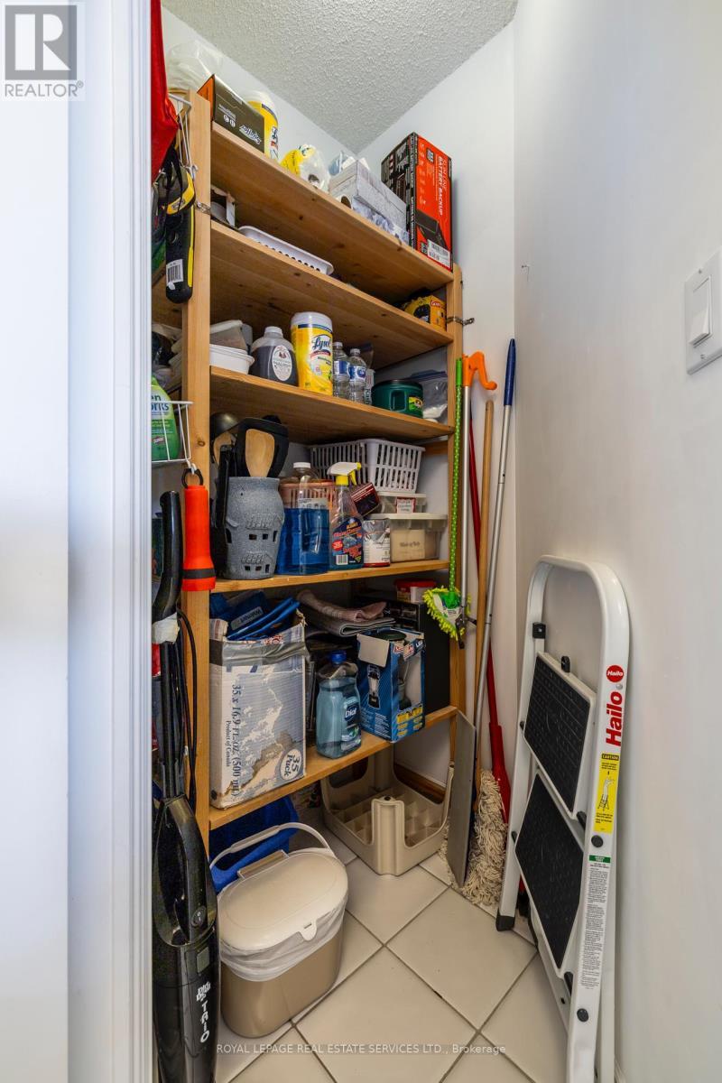 












2812 - 1 PALACE PIER COURT

,
Toronto,




Ontario
M8V3W9

