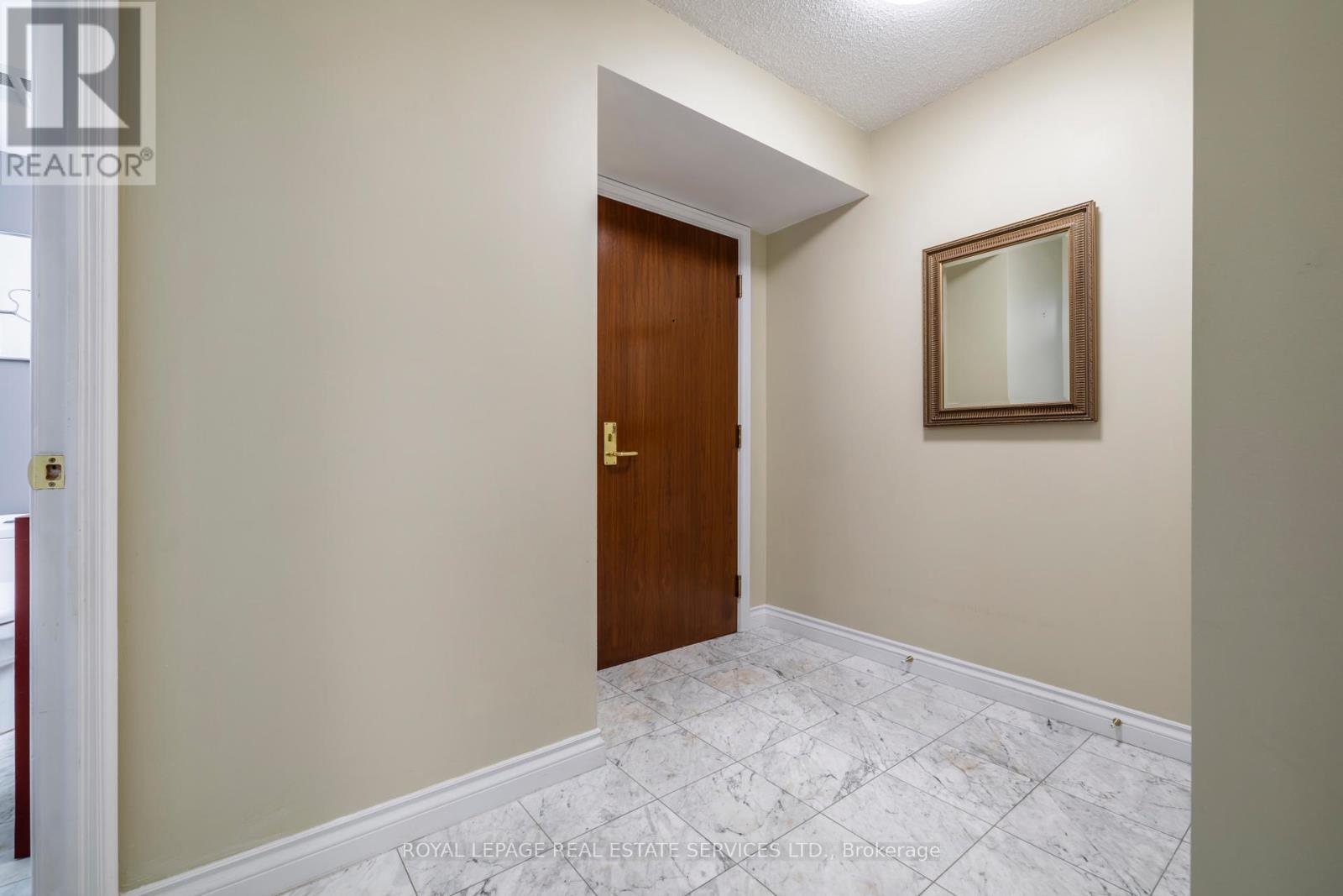 












2104 - 1 PALACE PIER COURT

,
Toronto,




Ontario
M8V3W9

