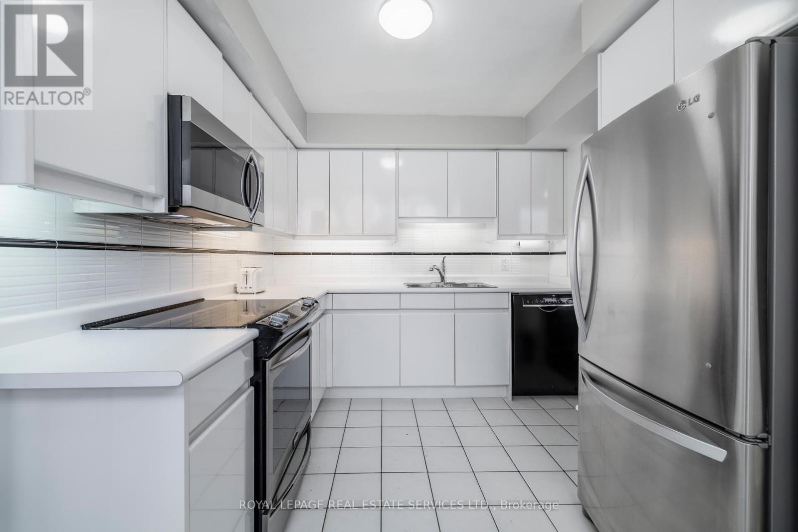 












2104 - 1 PALACE PIER COURT

,
Toronto,




Ontario
M8V3W9

