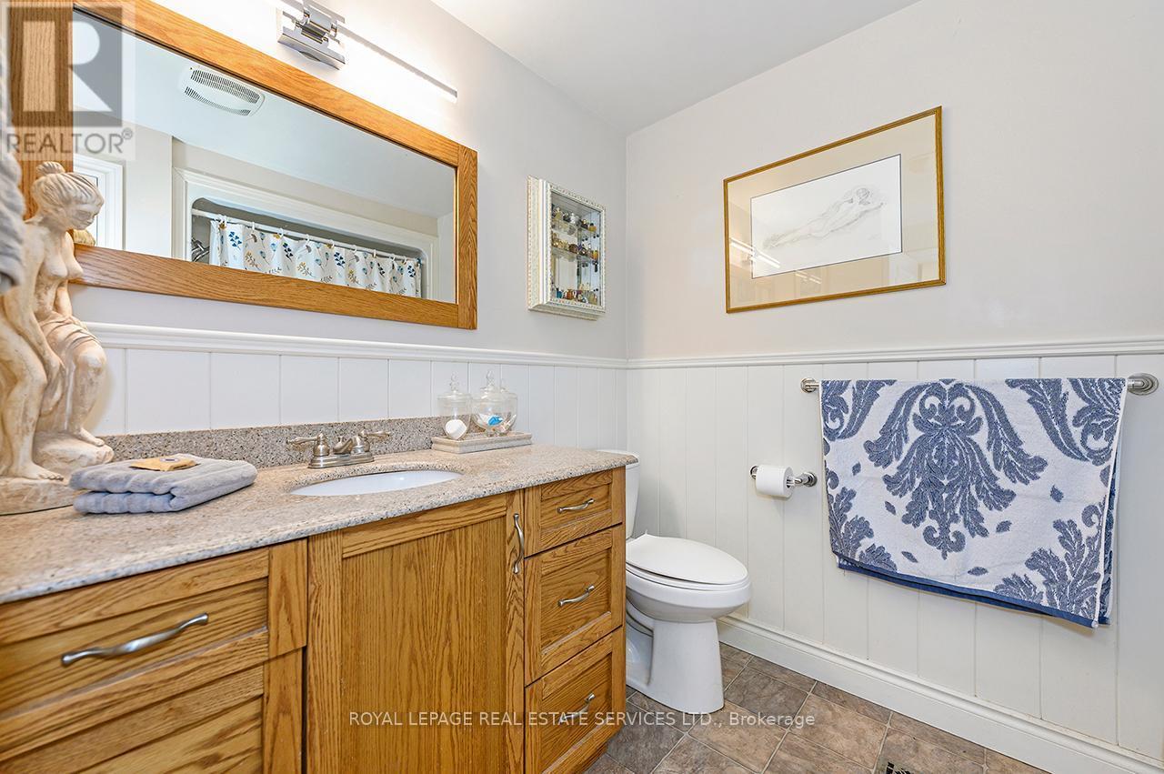 












99 MOUNTBATTEN DRIVE

,
Hamilton,




Ontario
L9C3V6

