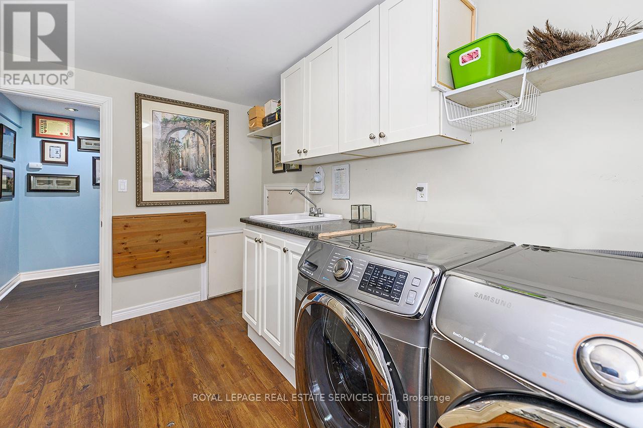 












99 MOUNTBATTEN DRIVE

,
Hamilton,




Ontario
L9C3V6

