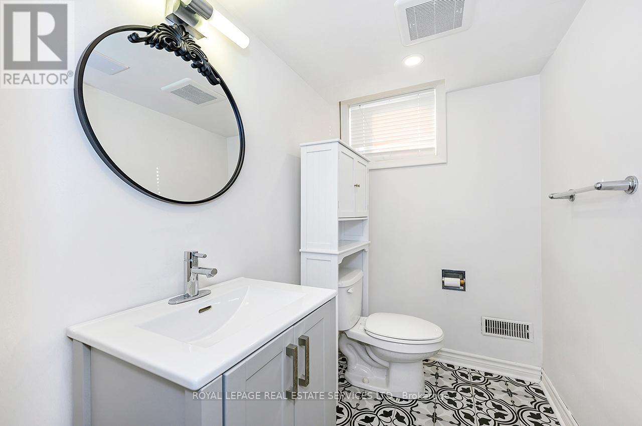 












99 MOUNTBATTEN DRIVE

,
Hamilton,




Ontario
L9C3V6

