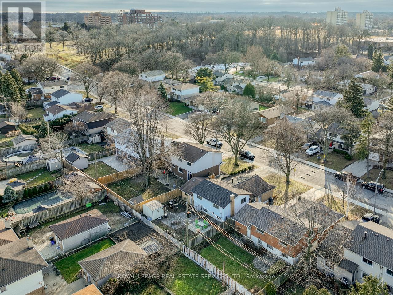 












99 MOUNTBATTEN DRIVE

,
Hamilton,




Ontario
L9C3V6

